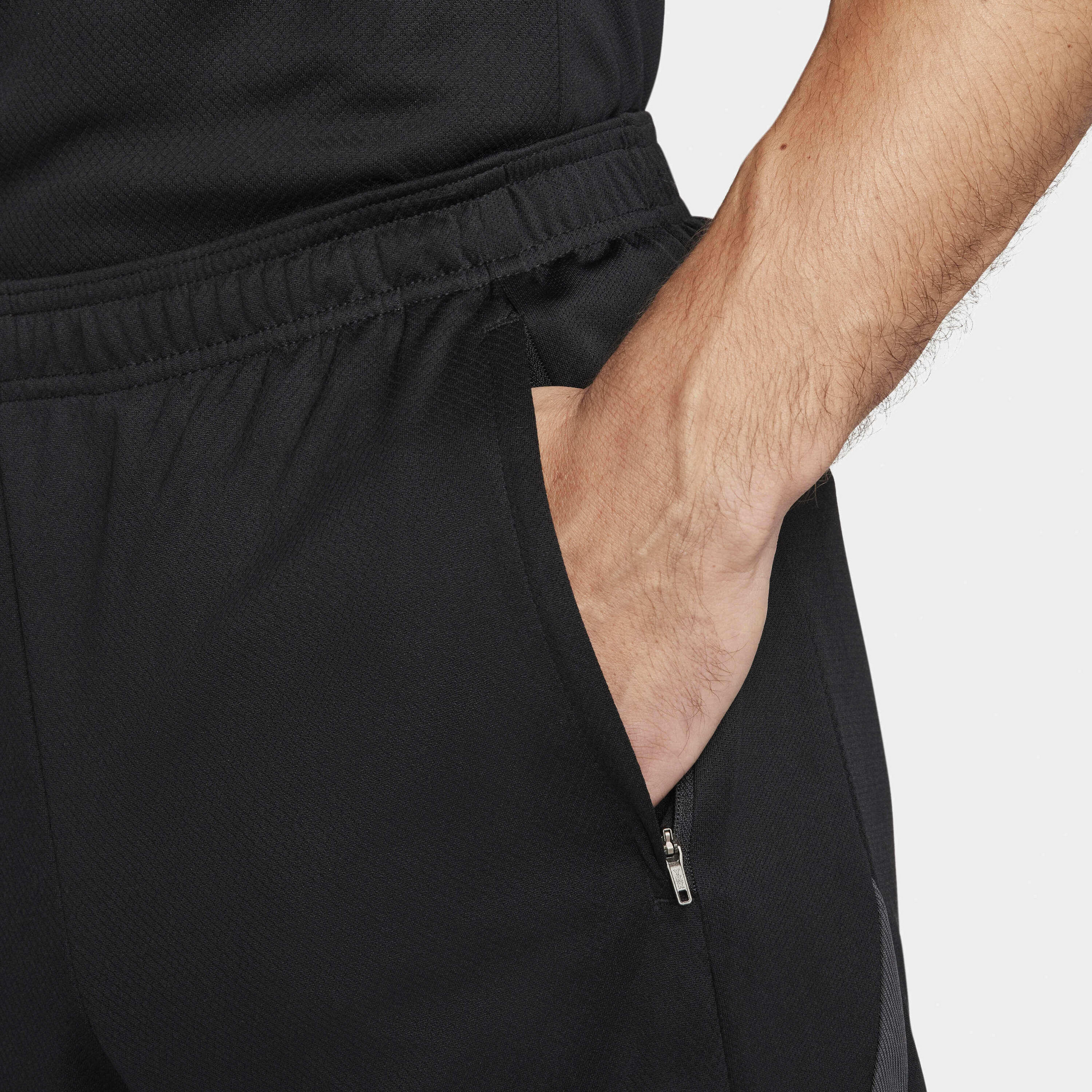 NIKE, Men's Dri-fit Football Shorts Strike