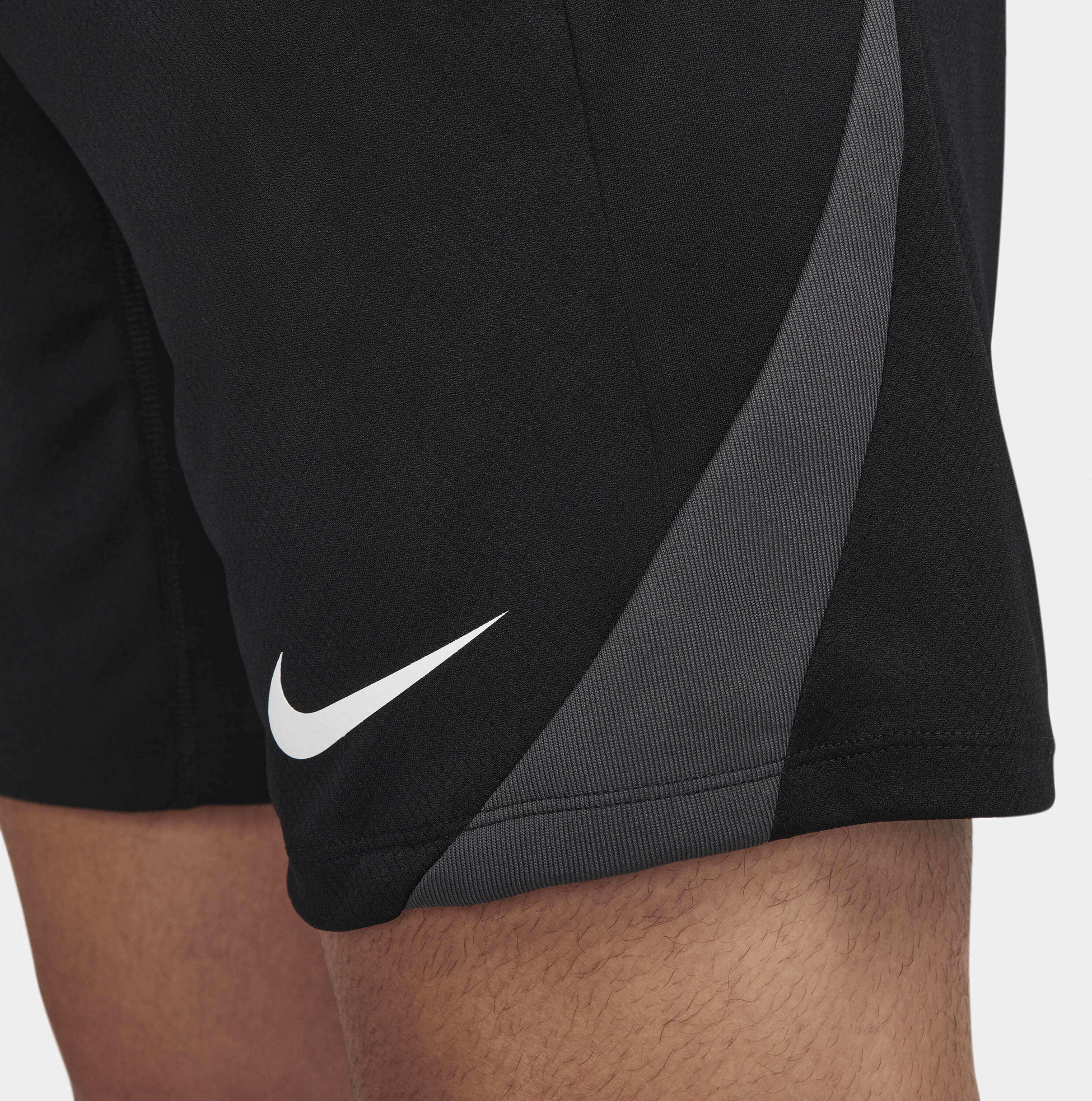 NIKE, Men's Dri-fit Football Shorts Strike