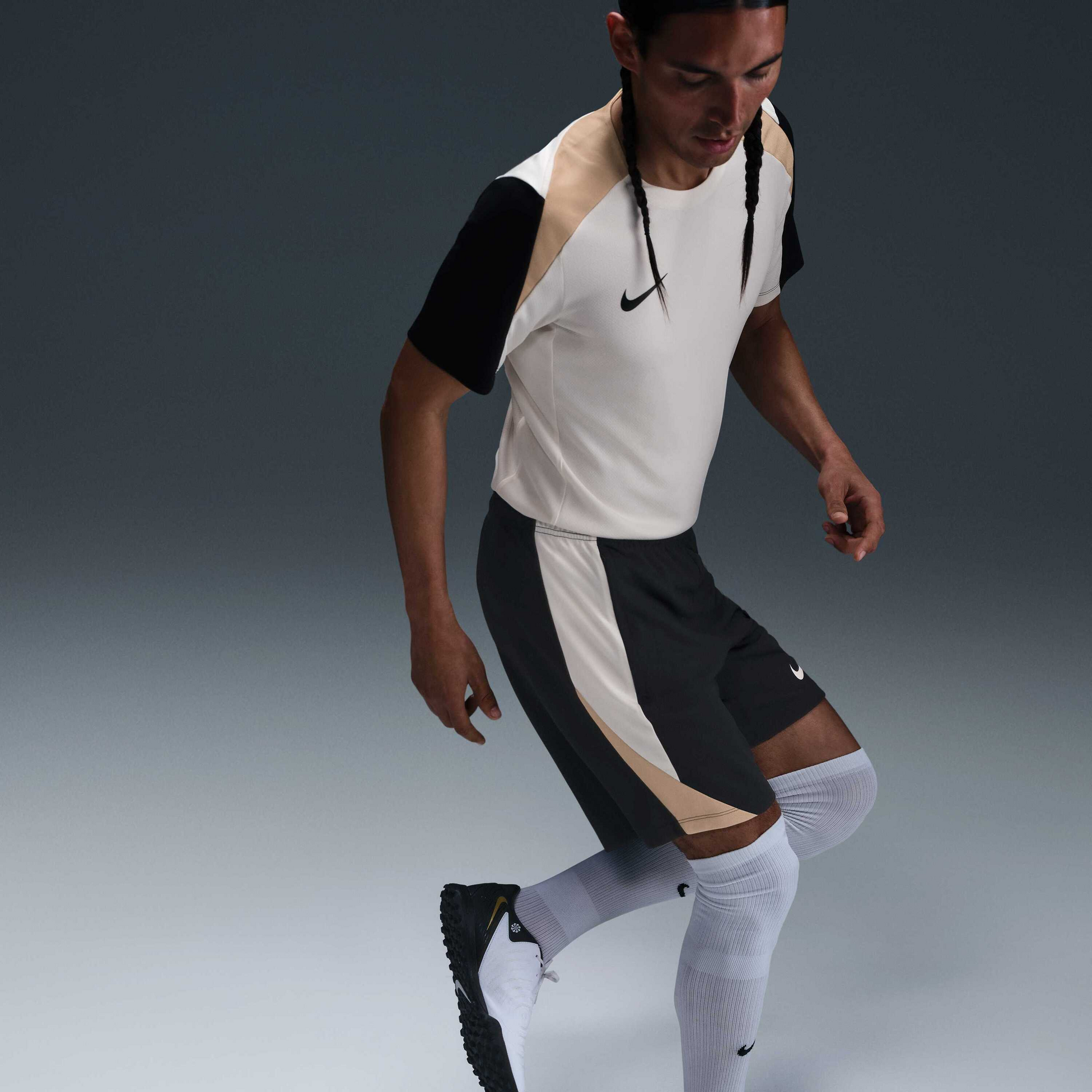 NIKE, Men's Dri-fit Football Shorts Strike