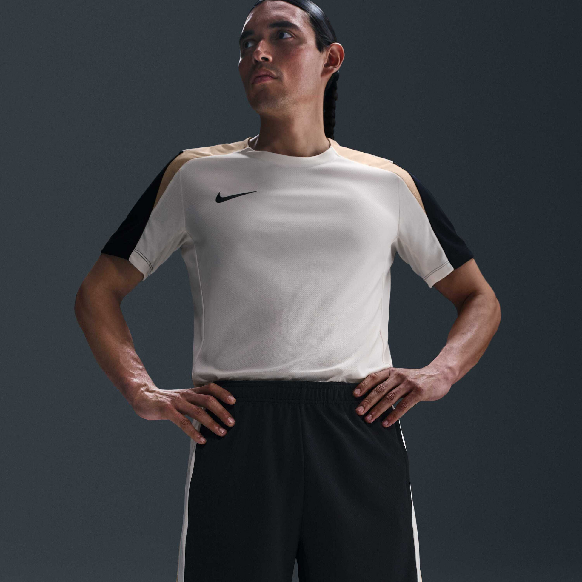 NIKE, Men's Dri-fit Football Shorts Strike
