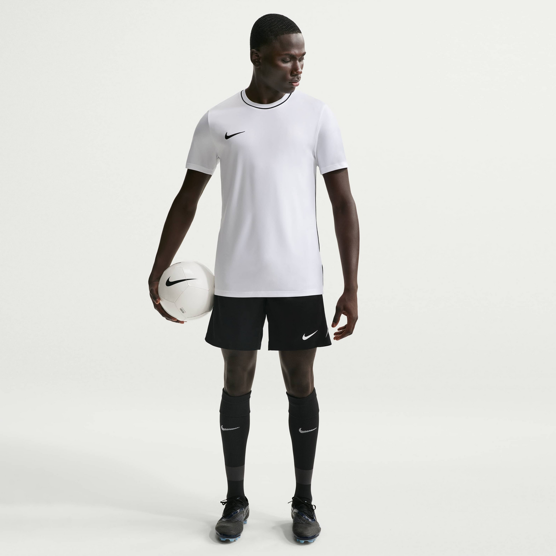NIKE, Men's Dri-fit Football Shorts Strike