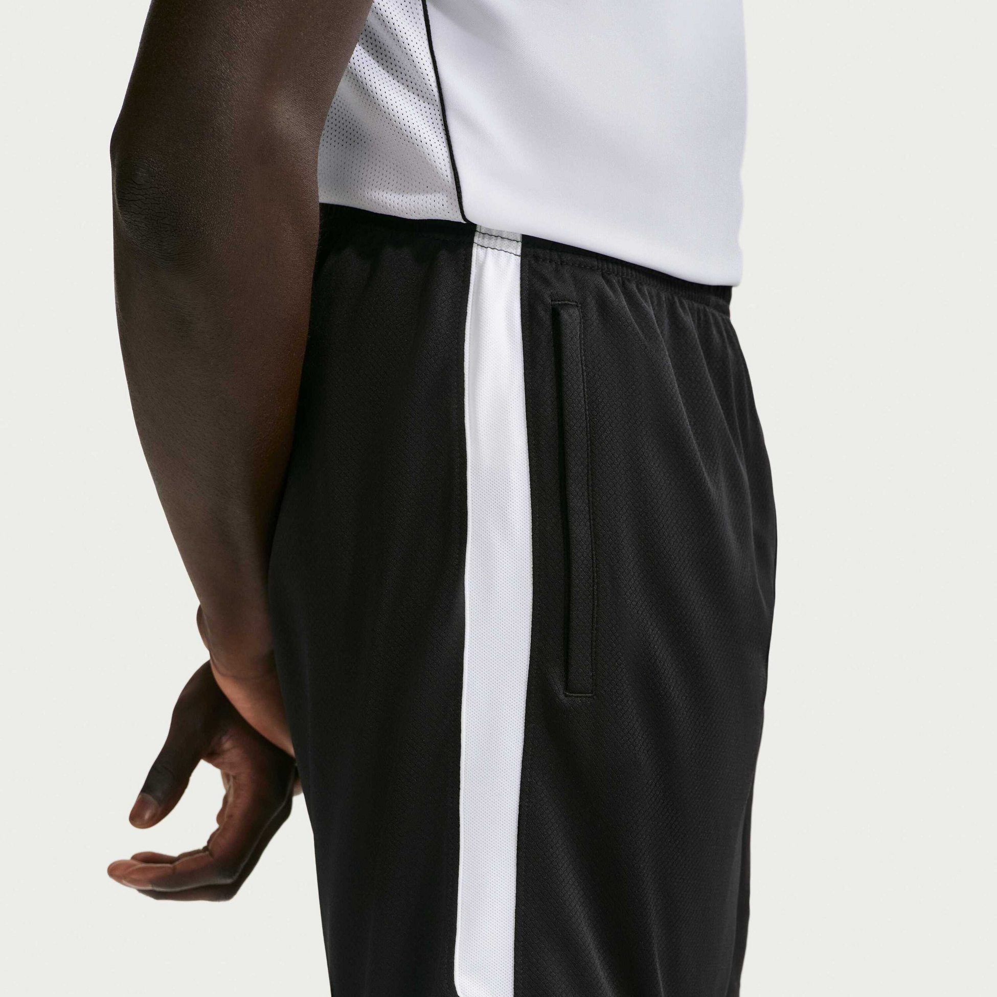 NIKE, Men's Dri-fit Football Shorts Strike