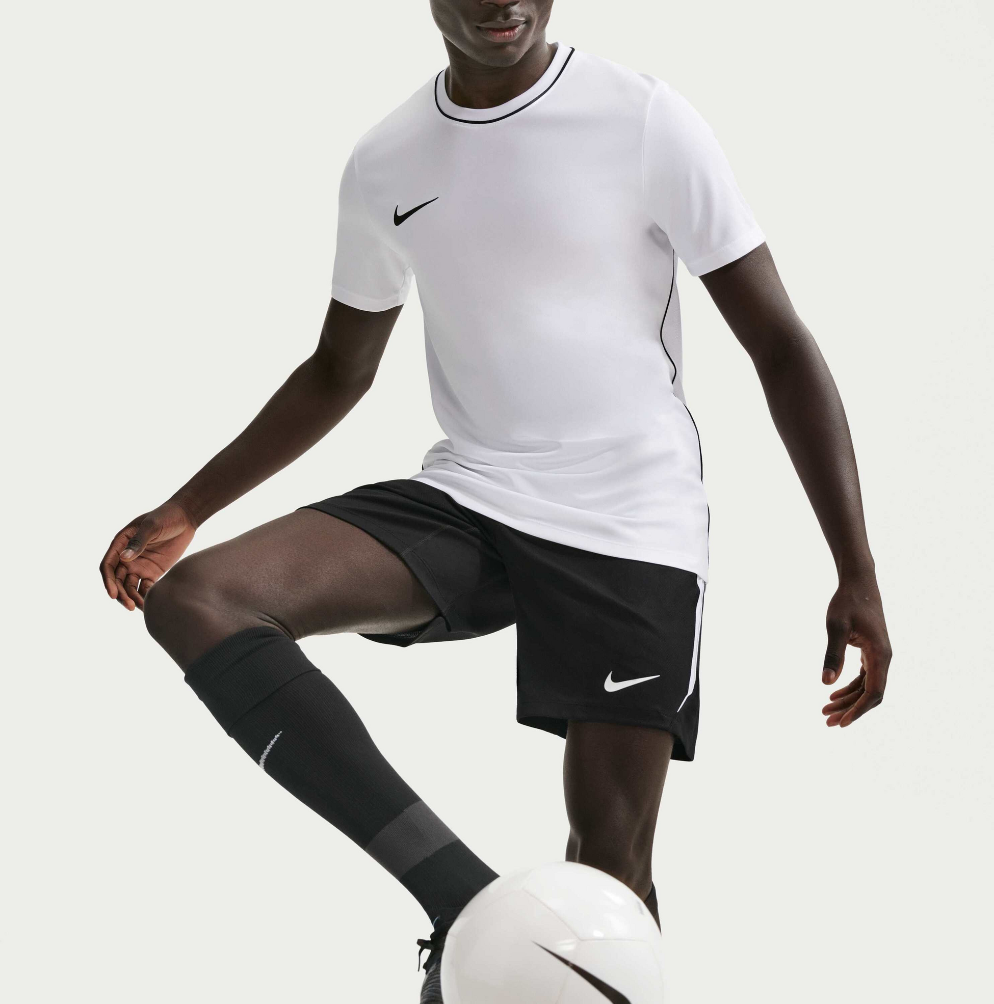 NIKE, Men's Dri-fit Football Shorts Strike
