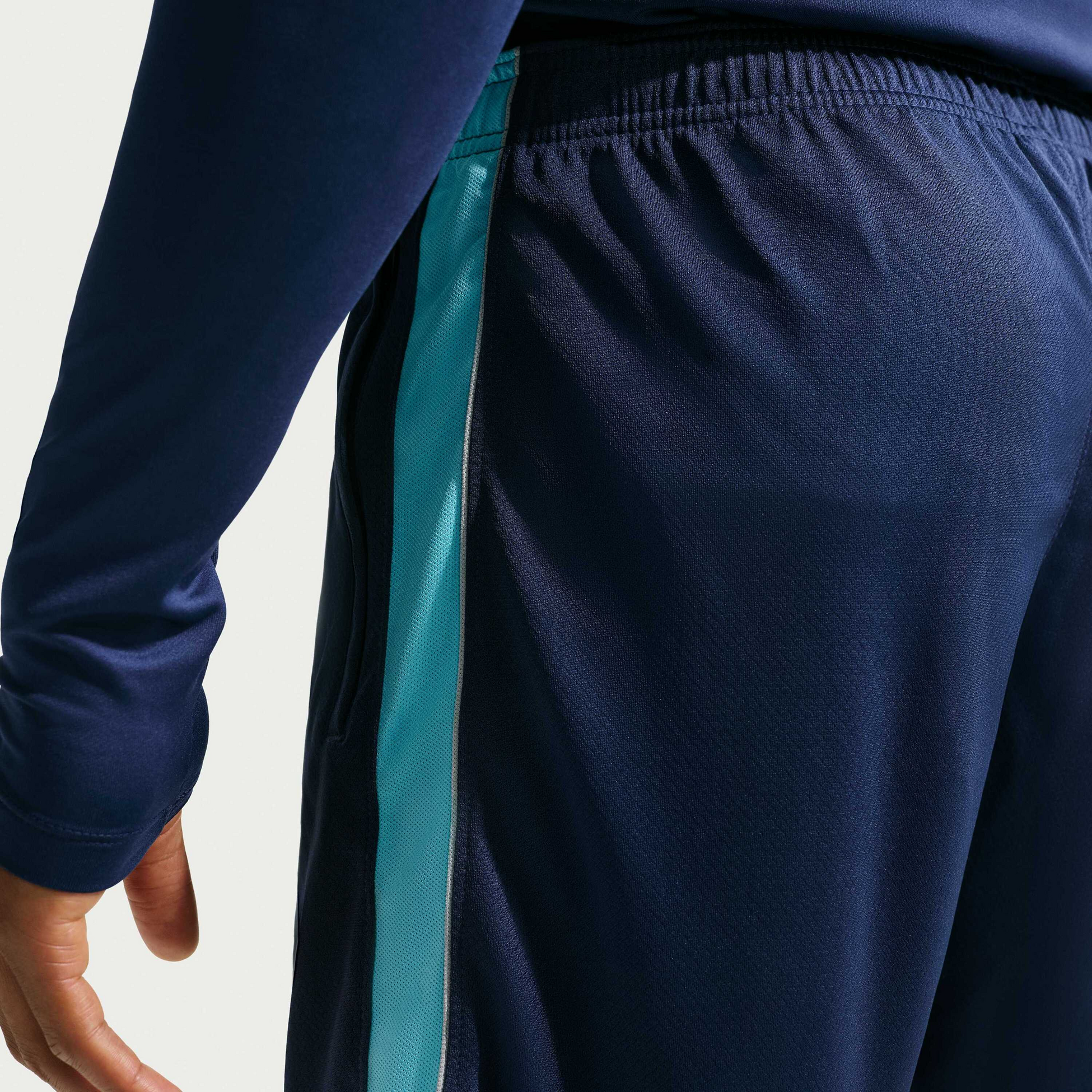 NIKE, Men's Dri-fit Football Shorts Strike