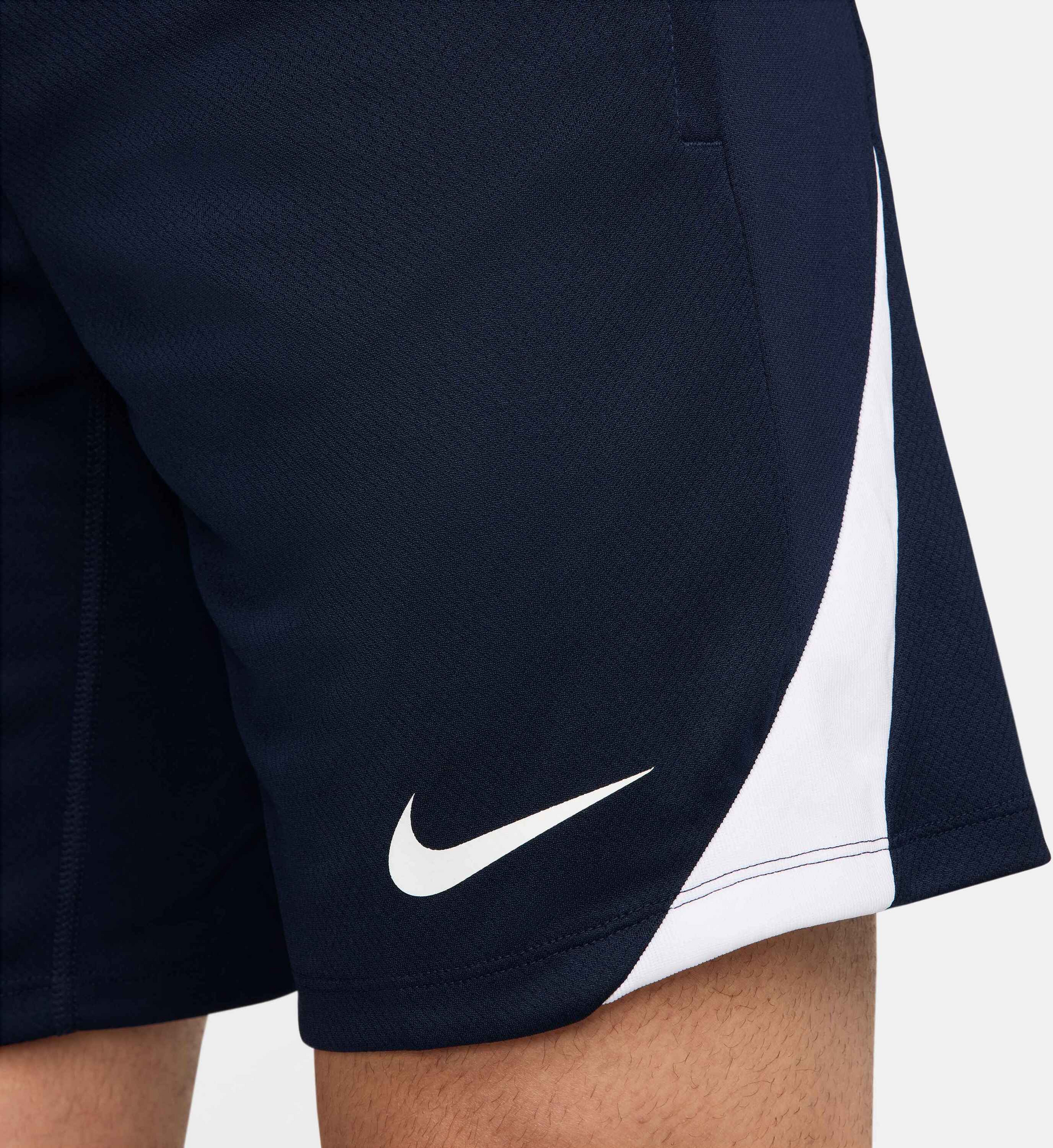 NIKE, Men's Dri-fit Football Shorts Strike
