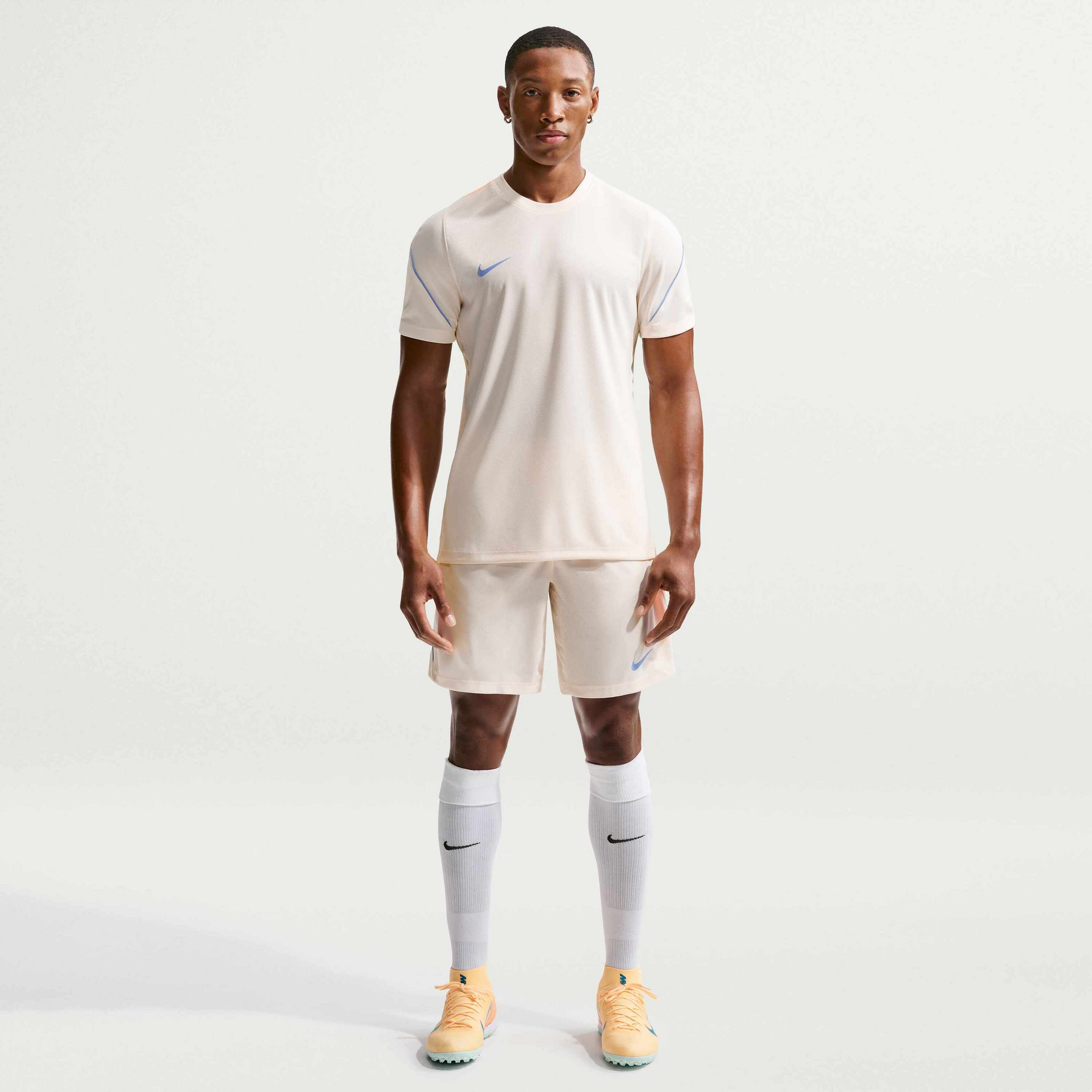 NIKE, Men's Dri-fit Football Shorts Strike