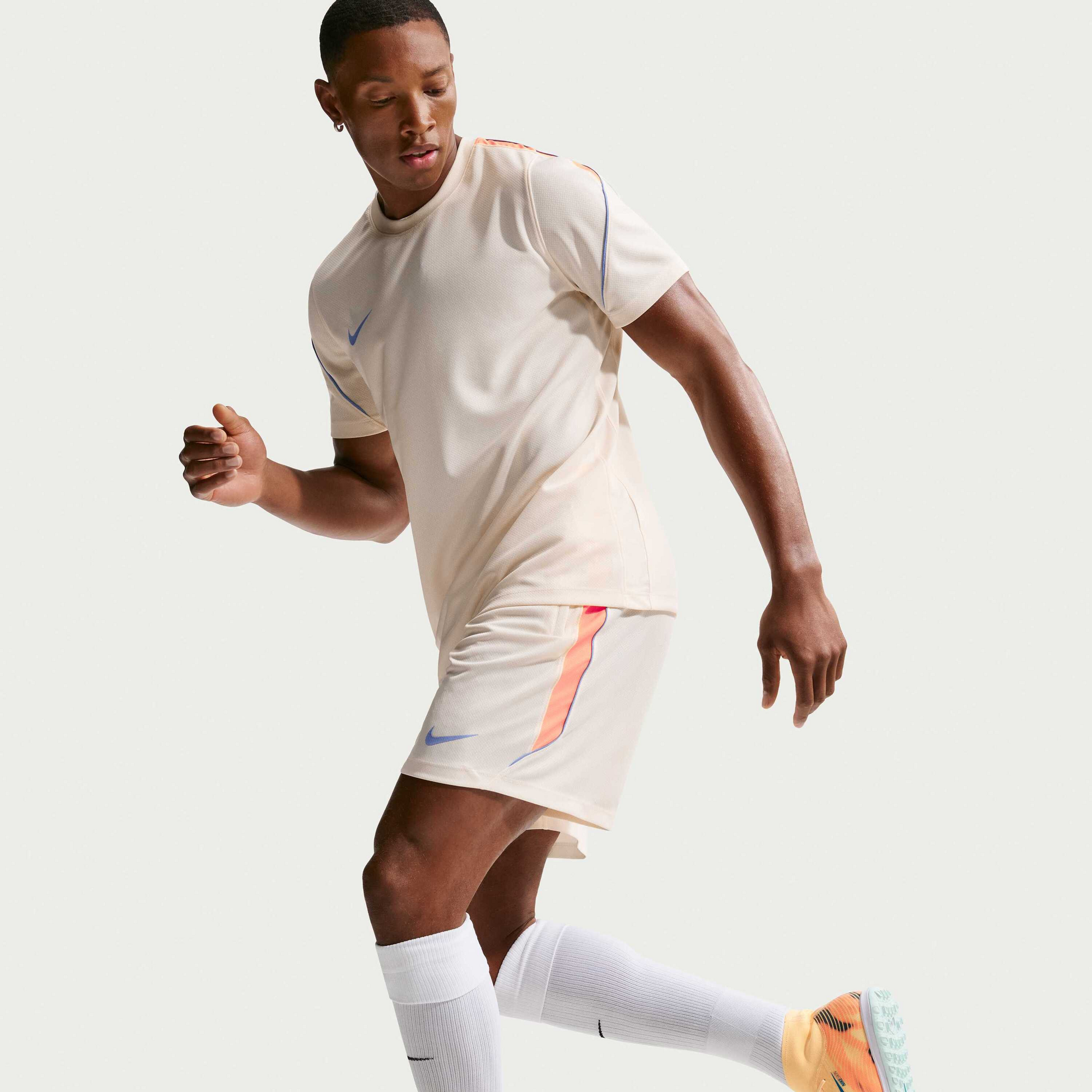 NIKE, Men's Dri-fit Football Shorts Strike