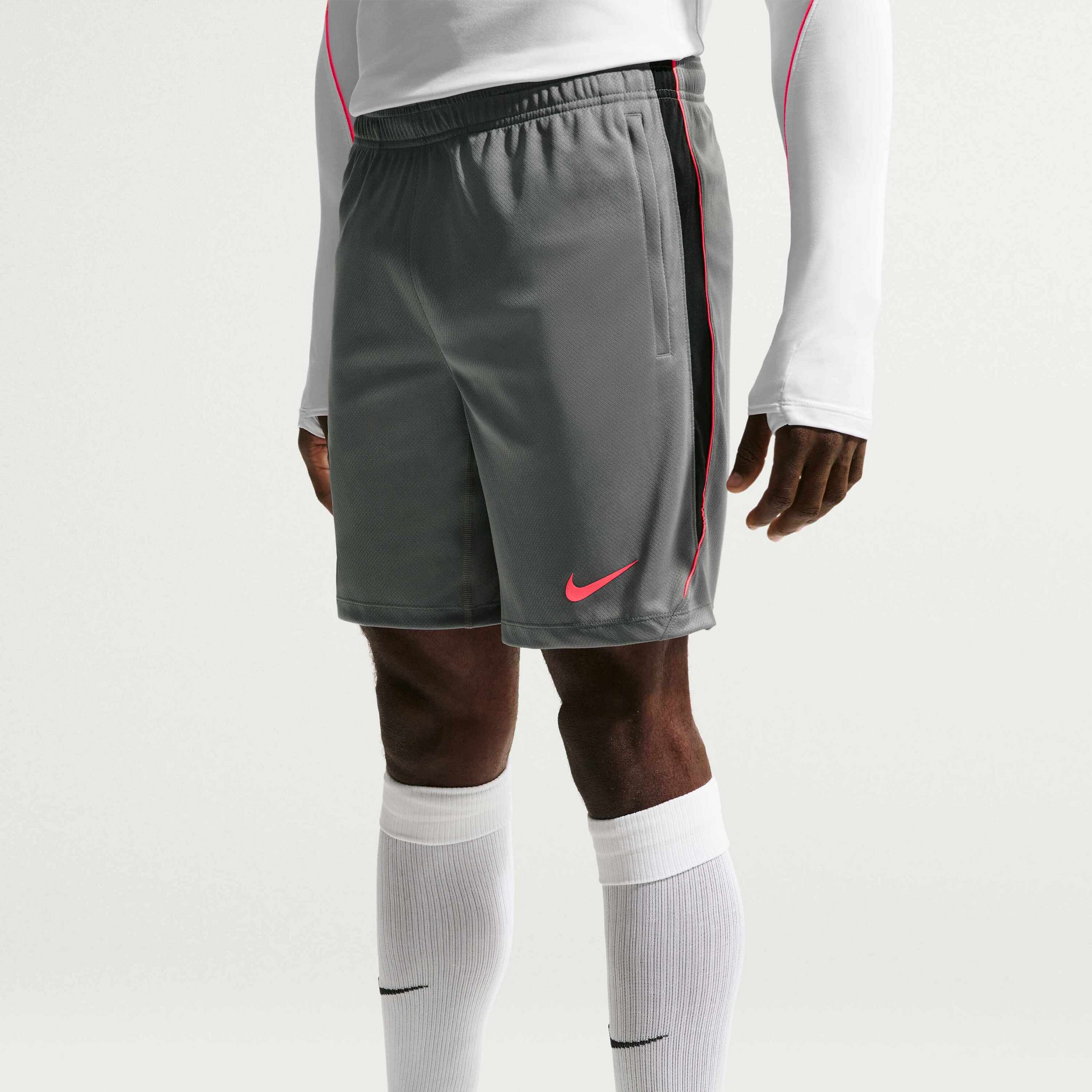 NIKE, Men's Dri-fit Football Shorts Strike