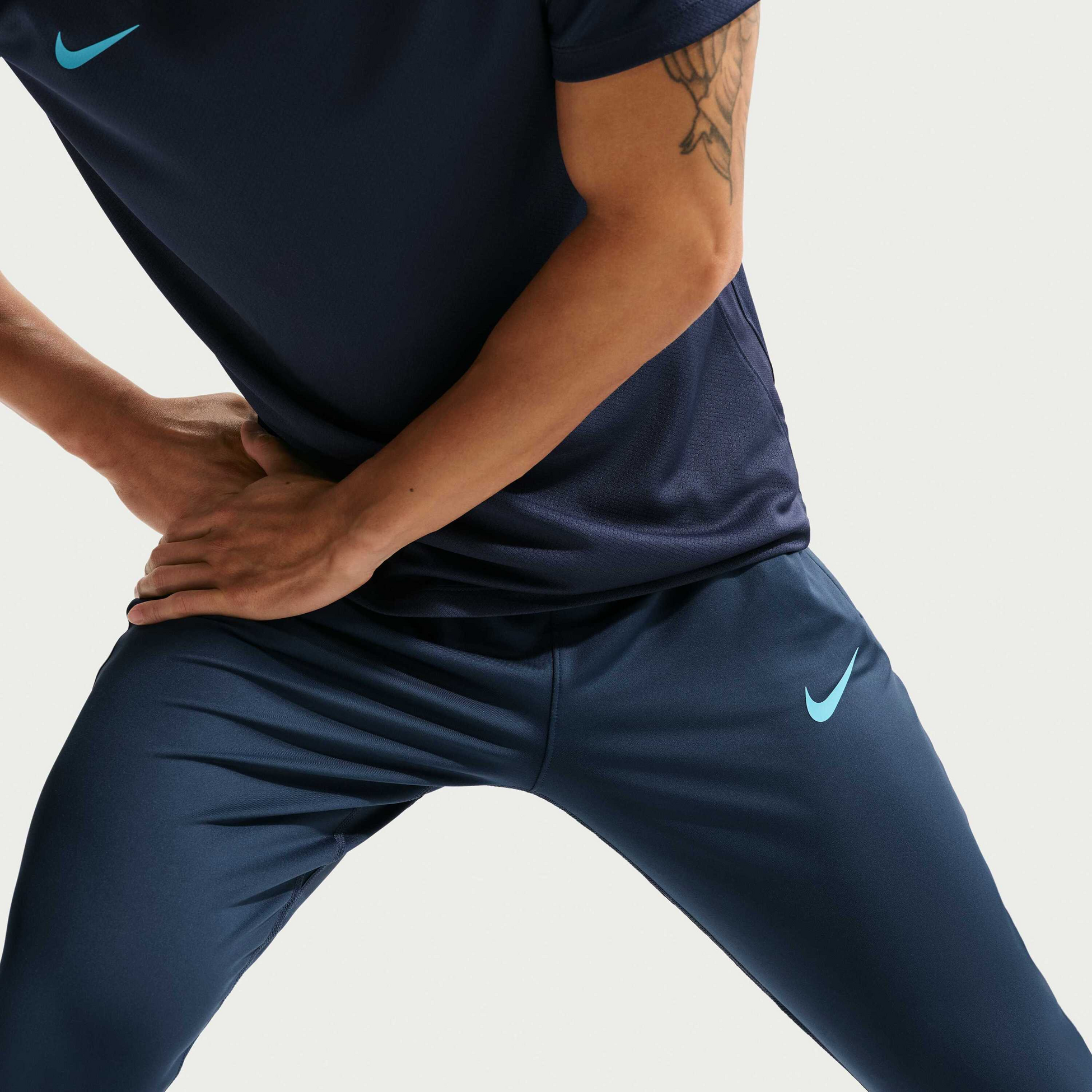NIKE, Men's Dri-fit Football Trousers Strike