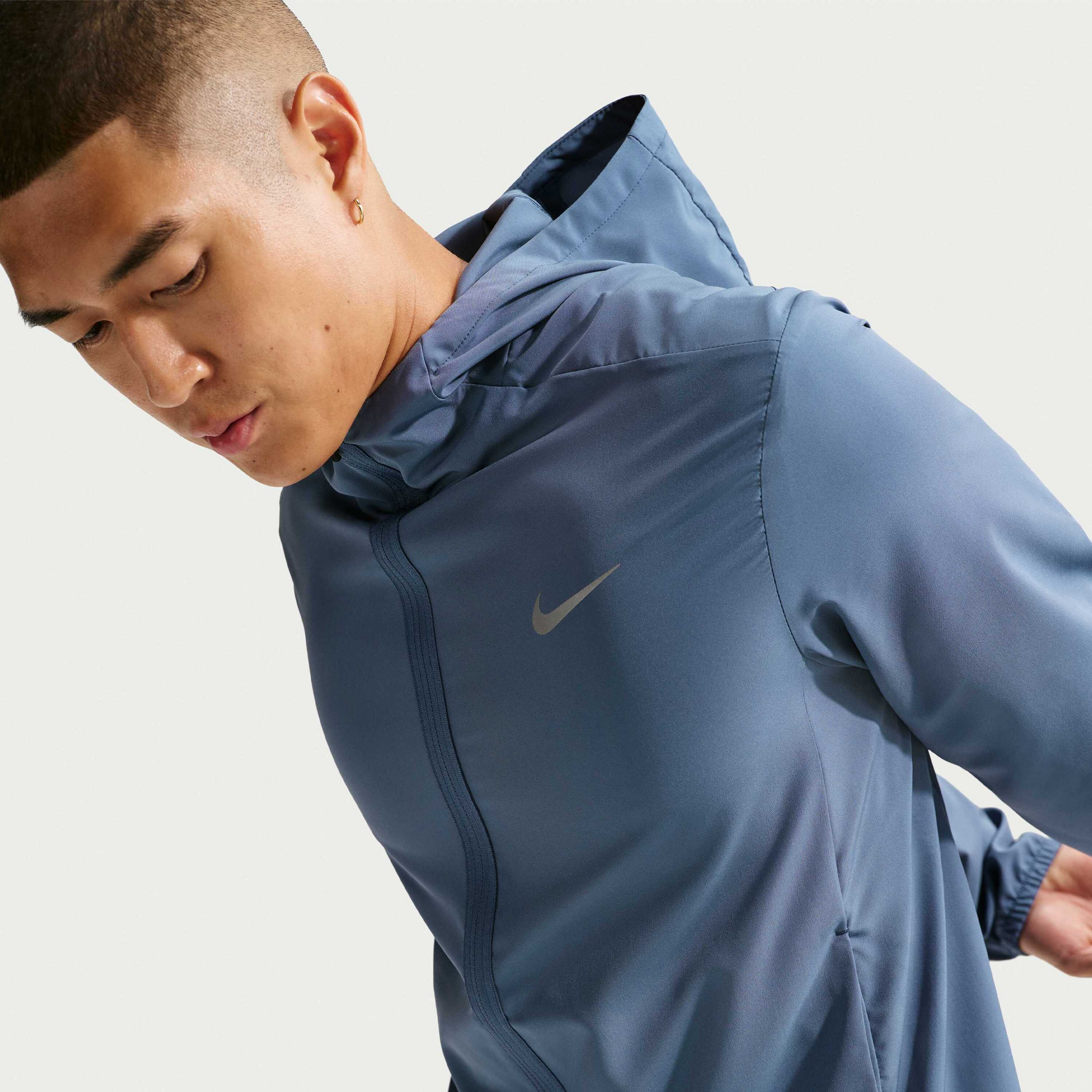 NIKE, Men's Dri-fit Hooded Versatile Jacket Form