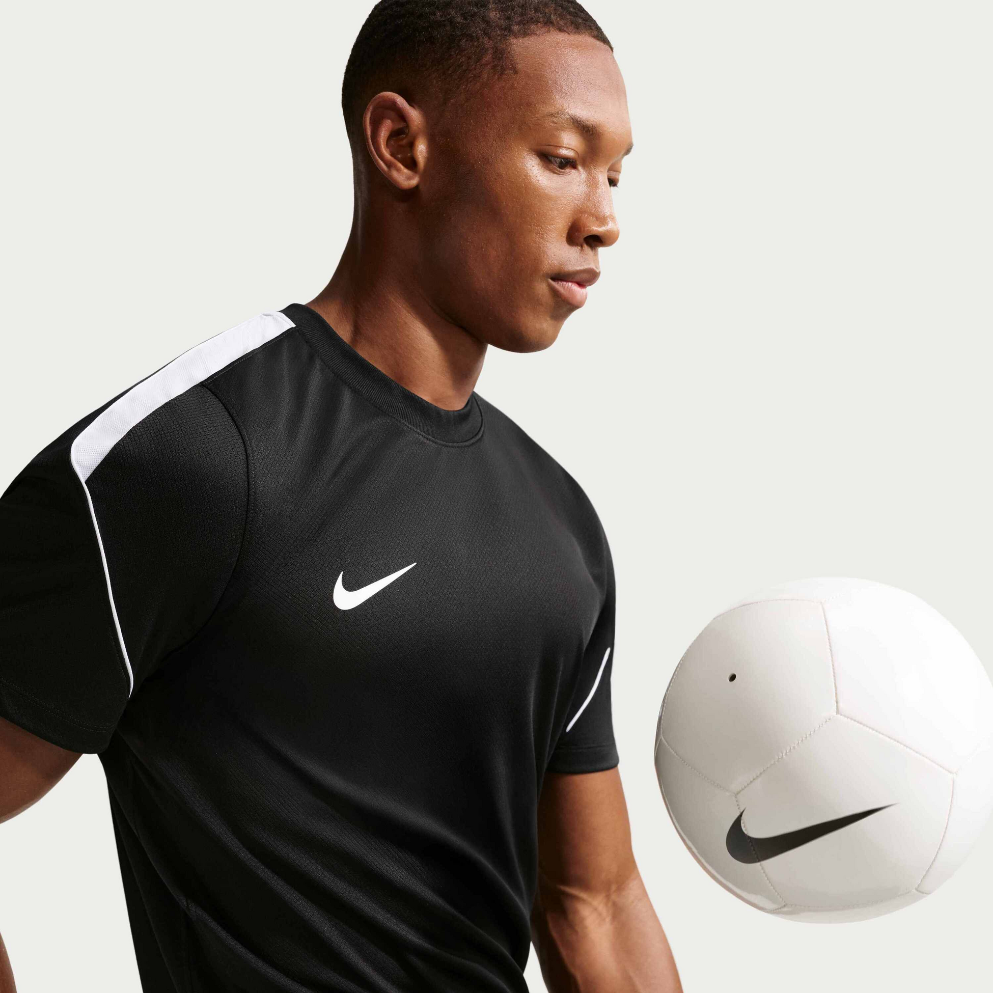 NIKE, Men's Dri-fit Short-sleeve Football Shirt Strike