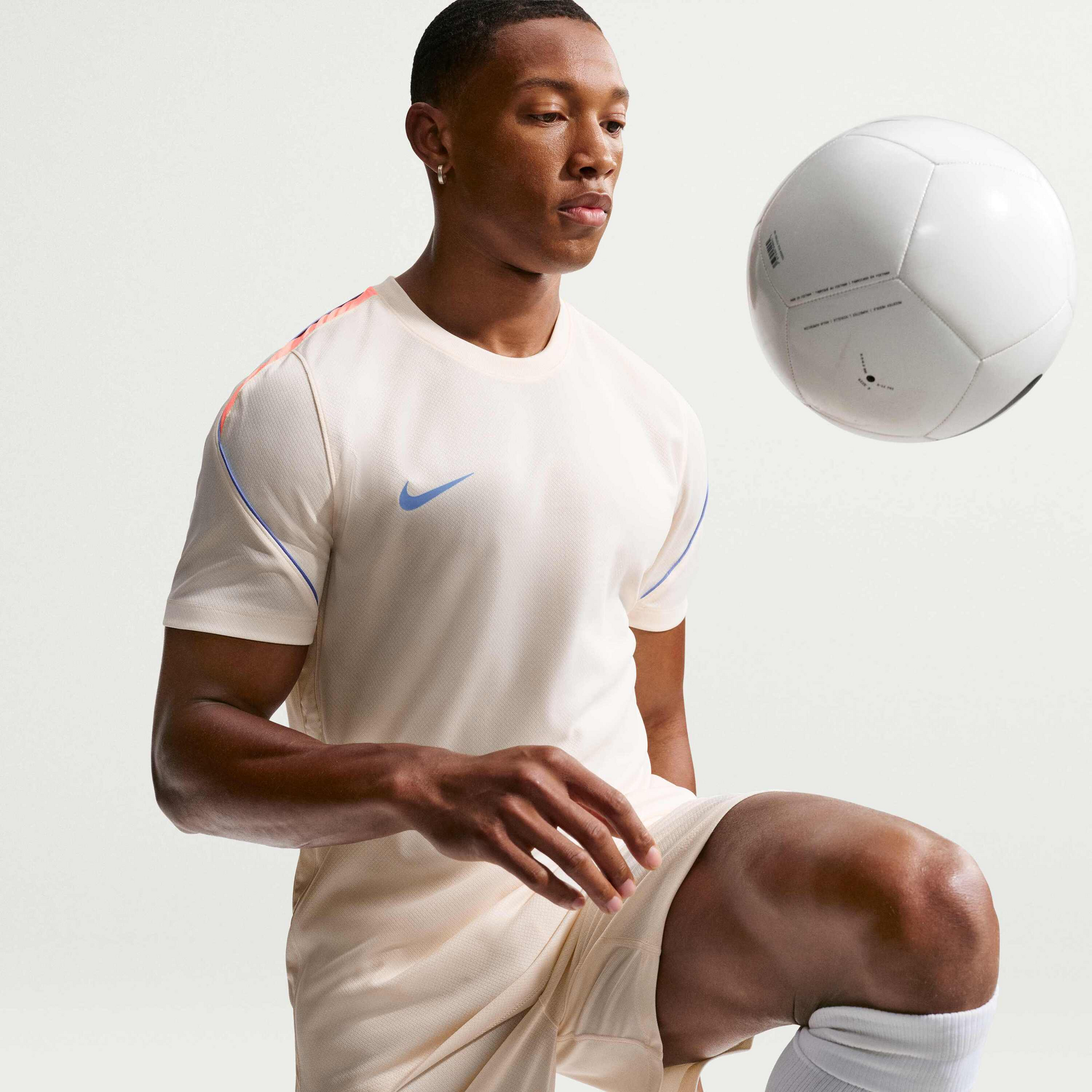 NIKE, Men's Dri-fit Short-sleeve Football Shirt Strike