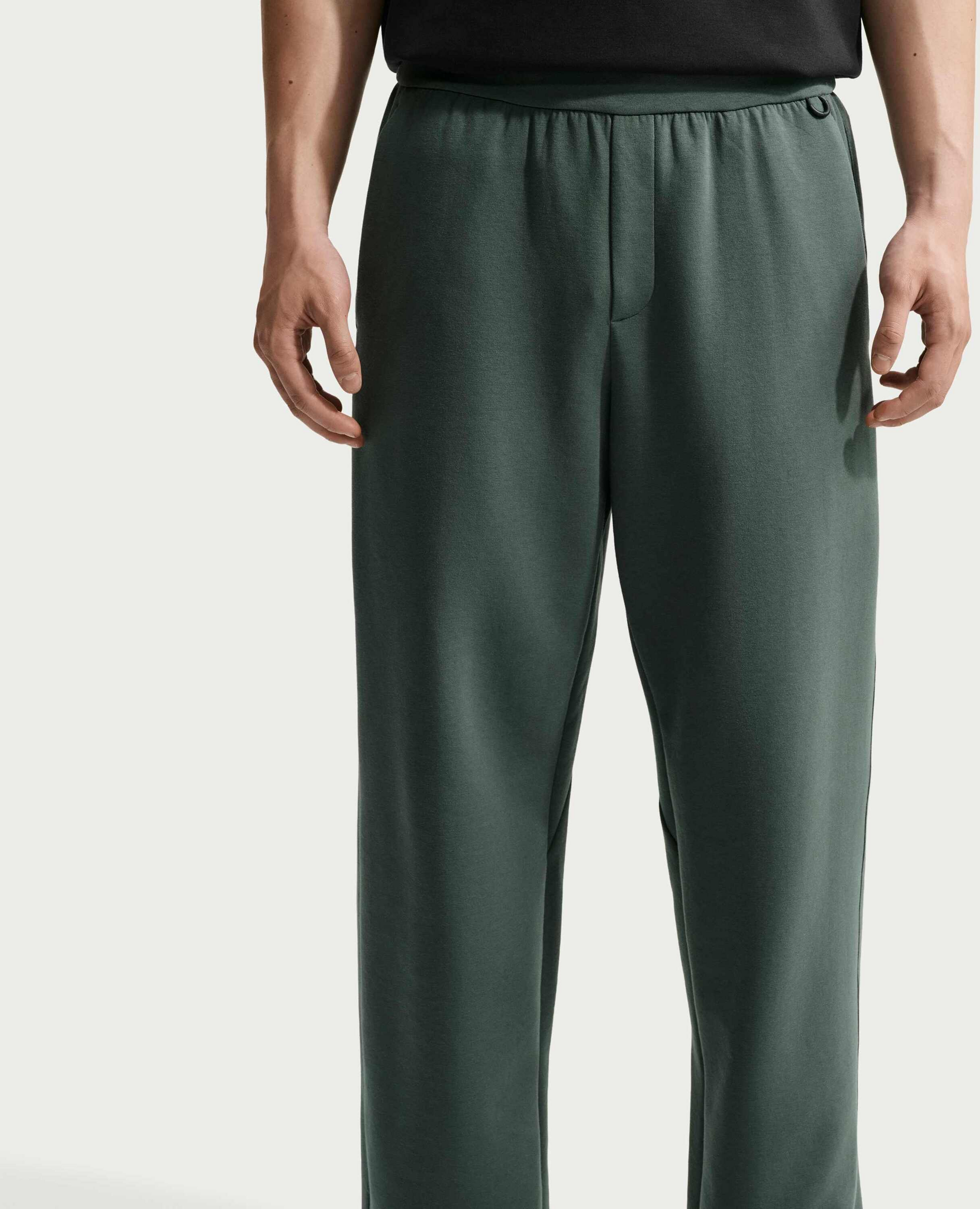 NIKE, Men's Dri-fit Straight-leg Trousers 24.7 Impossiblysoft