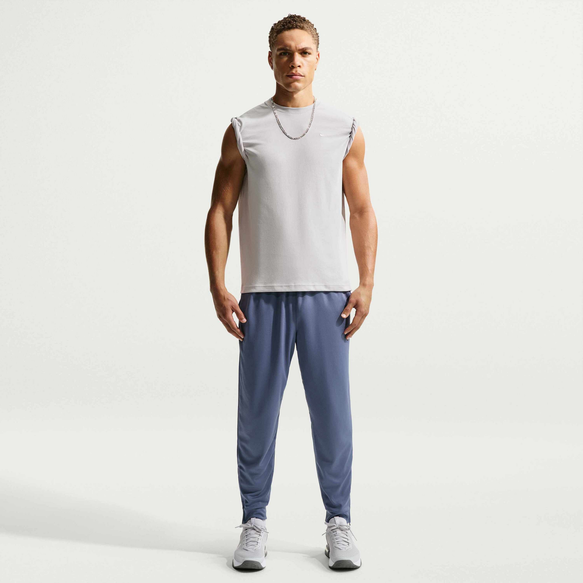 NIKE, Men's Dri-fit Tapered Versatile Trousers Totality