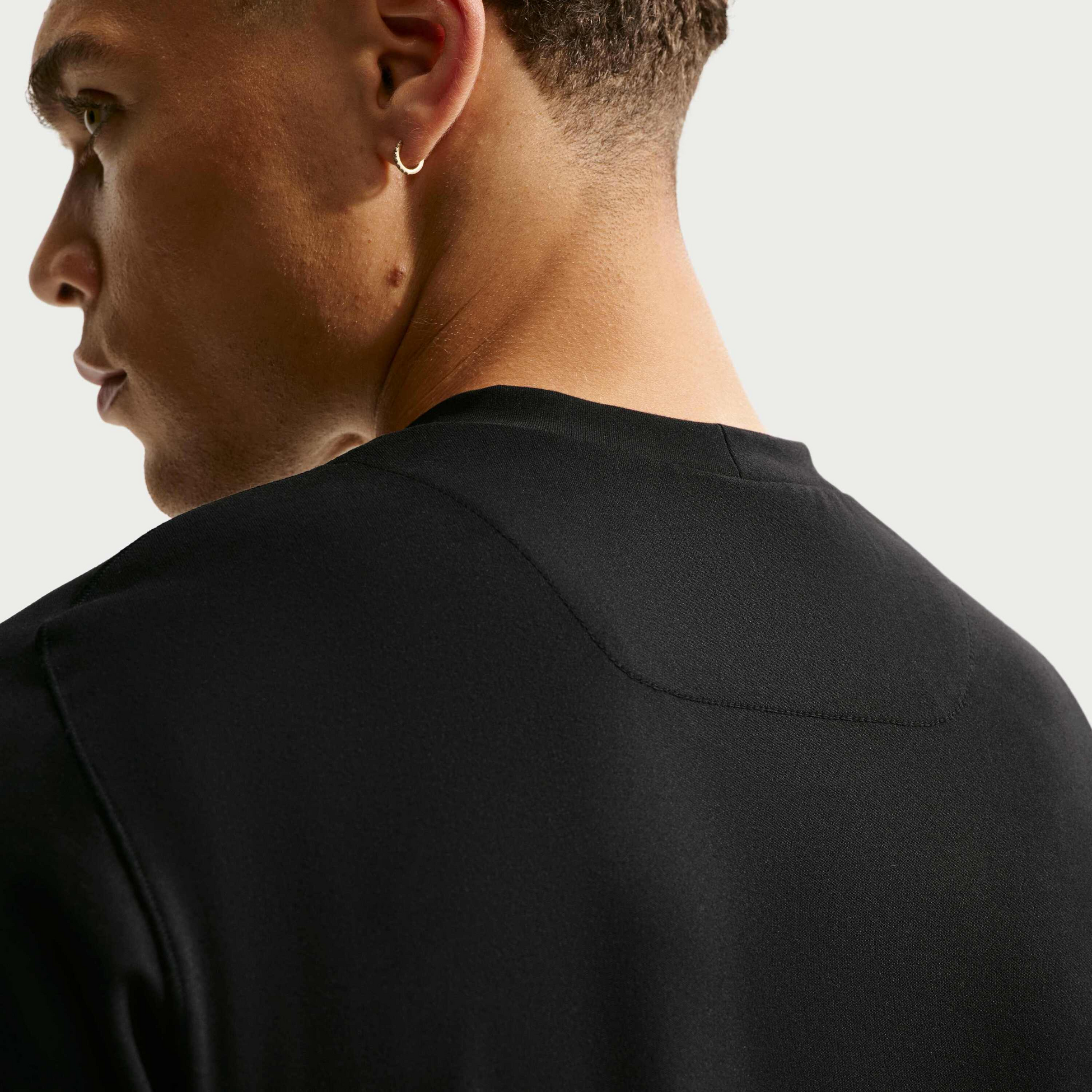 NIKE, Men's Dri-fit Uv Protection Long-sleeve Performance Top Primary Nanoknit