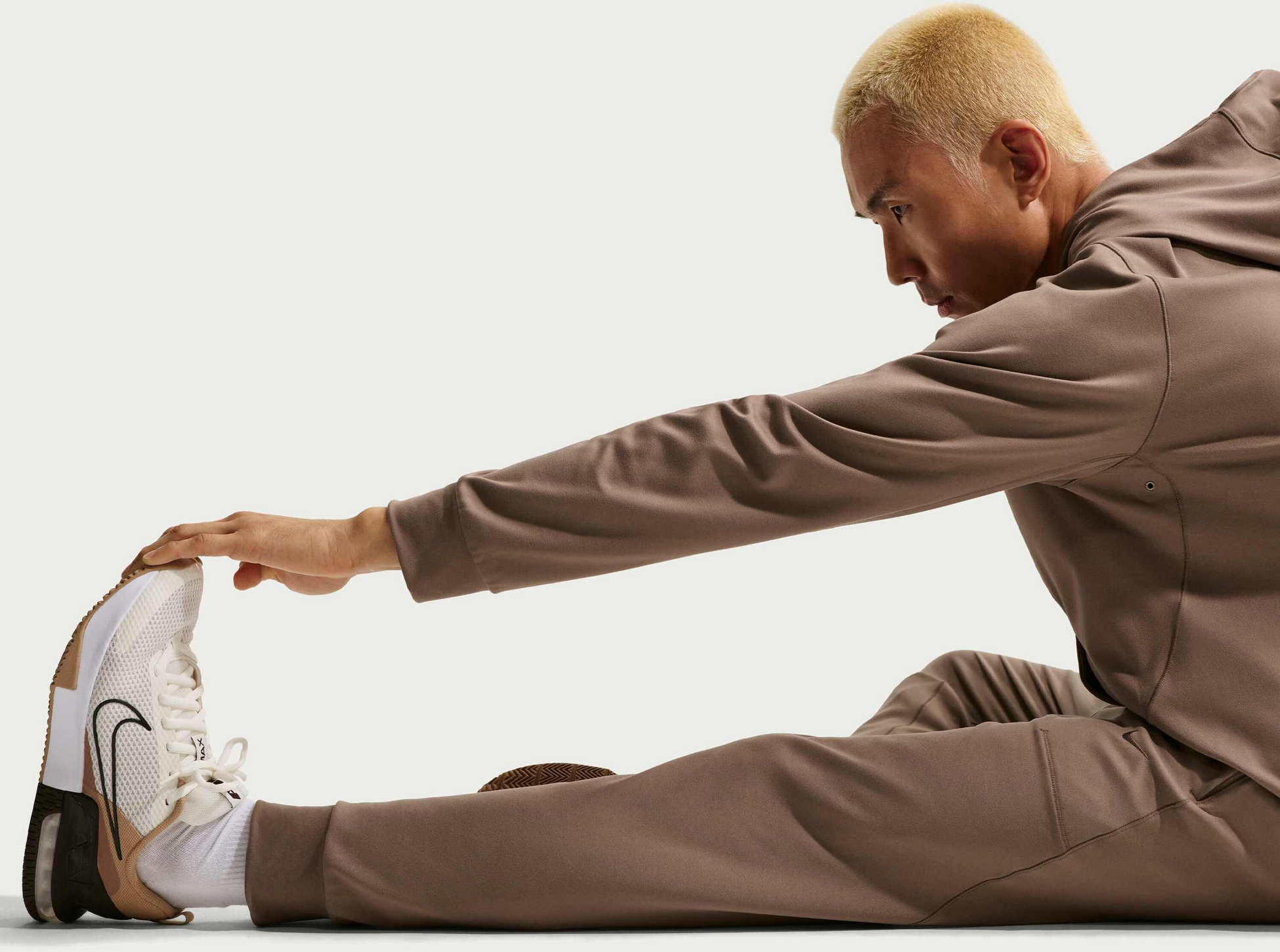 NIKE, Men's Dri-fit Uv Protection Performance Jogging Bottoms Primary Nanoknit