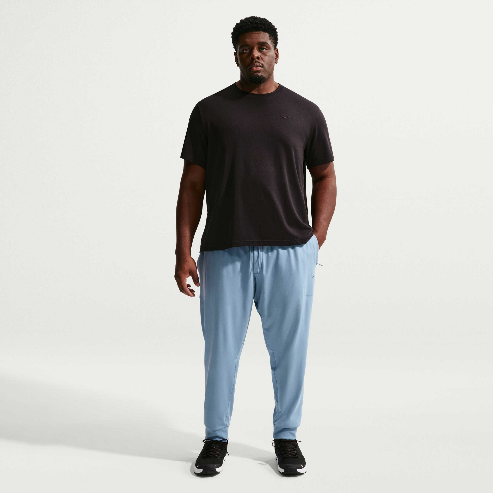 NIKE, Men's Dri-fit Uv Protection Performance Jogging Bottoms Primary Nanoknit