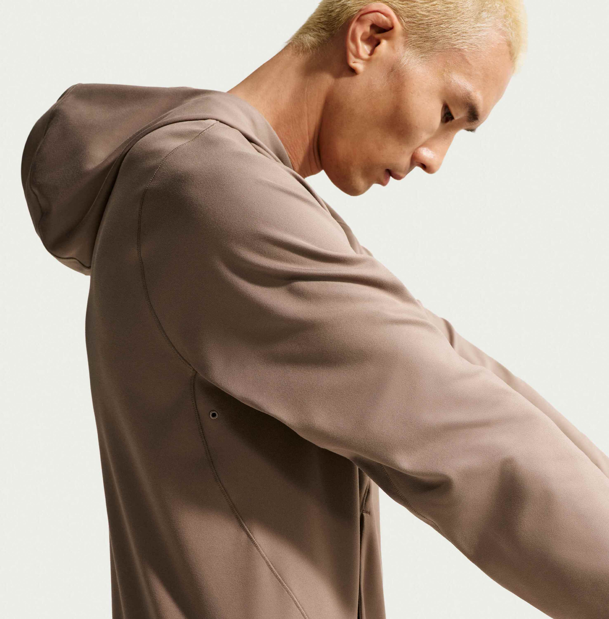 NIKE, Men's Dri-fit Uv Protection Pullover Performance Hoodie Primary Nanoknit