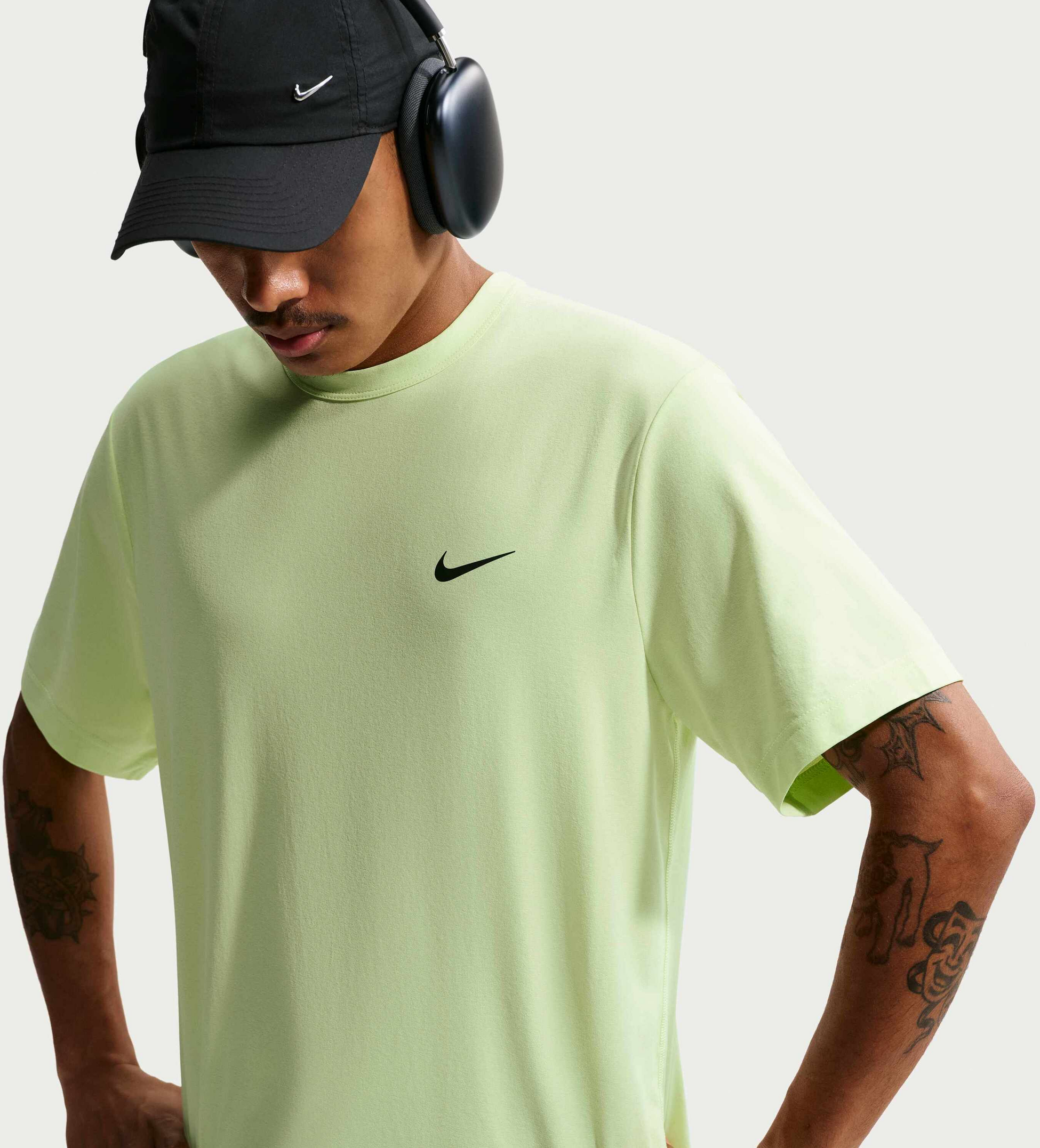 NIKE, Men's Dri-fit Uv Short-sleeve Versatile Top Hyverse