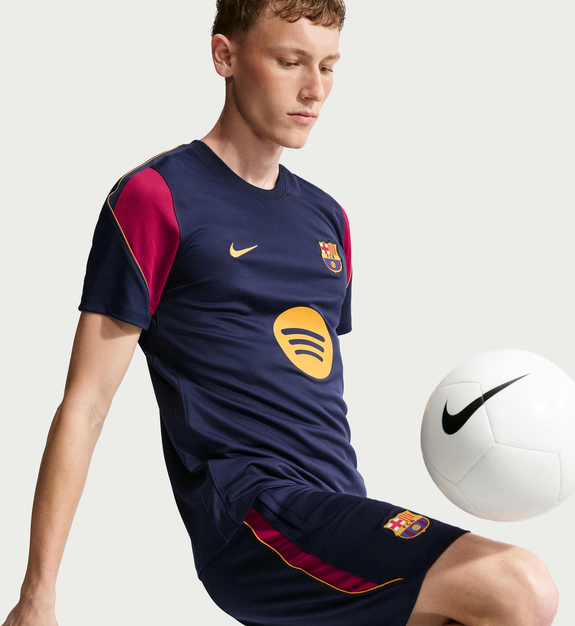 NIKE, Men's Football Dri-fit Short-sleeve Top F.c. Barcelona Strike