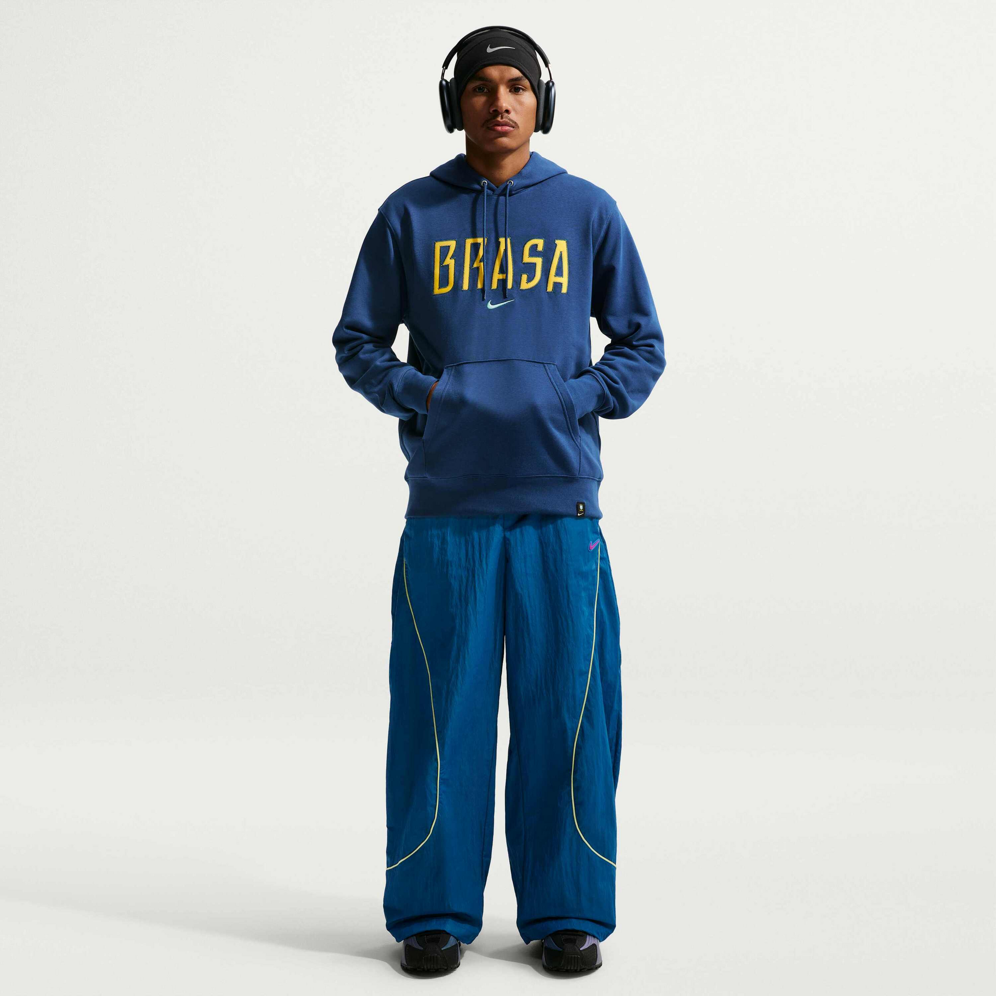 NIKE, Men's Football French Terry Pullover Hoodie Brazil Club