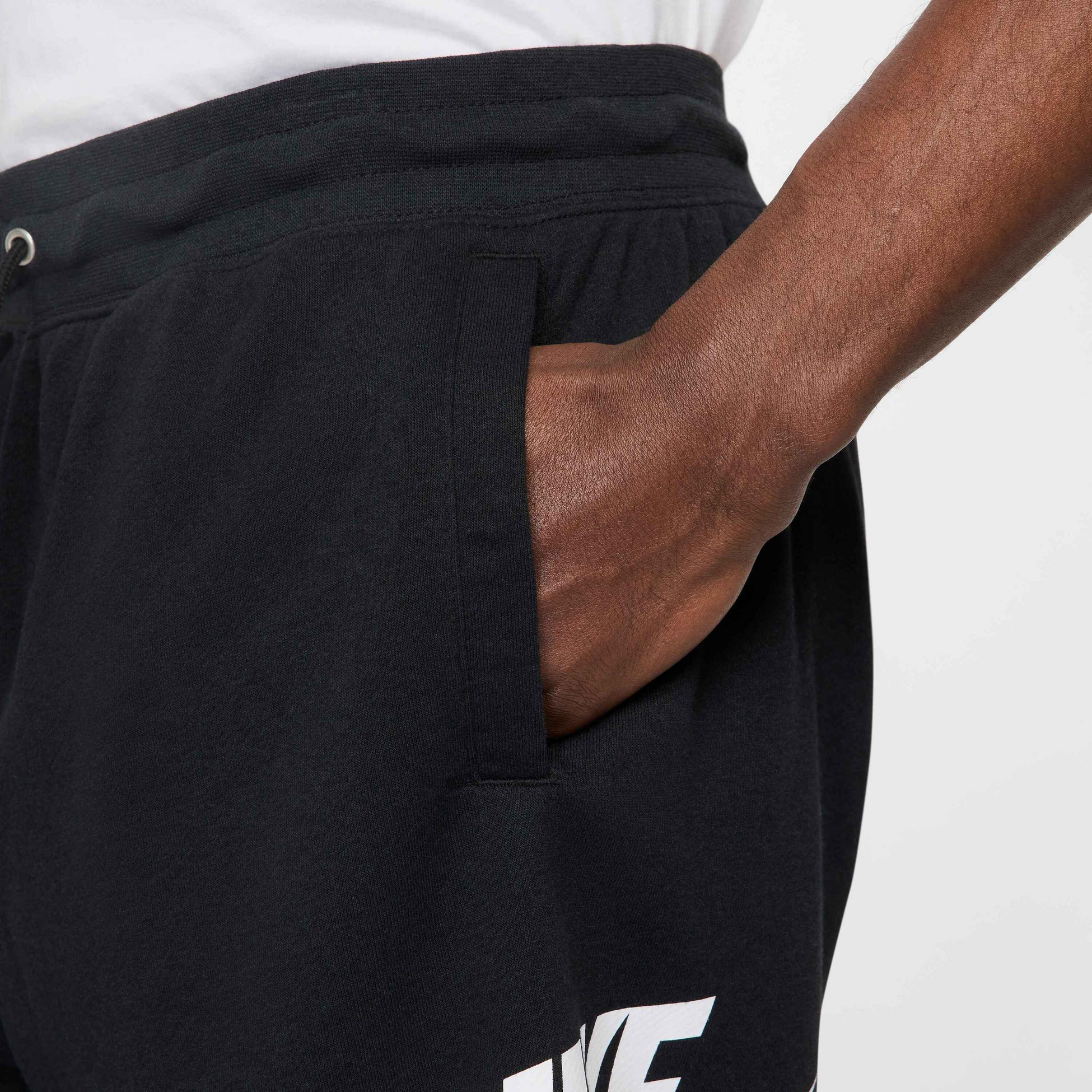 NIKE, Men's French Terry Alumni Shorts Club