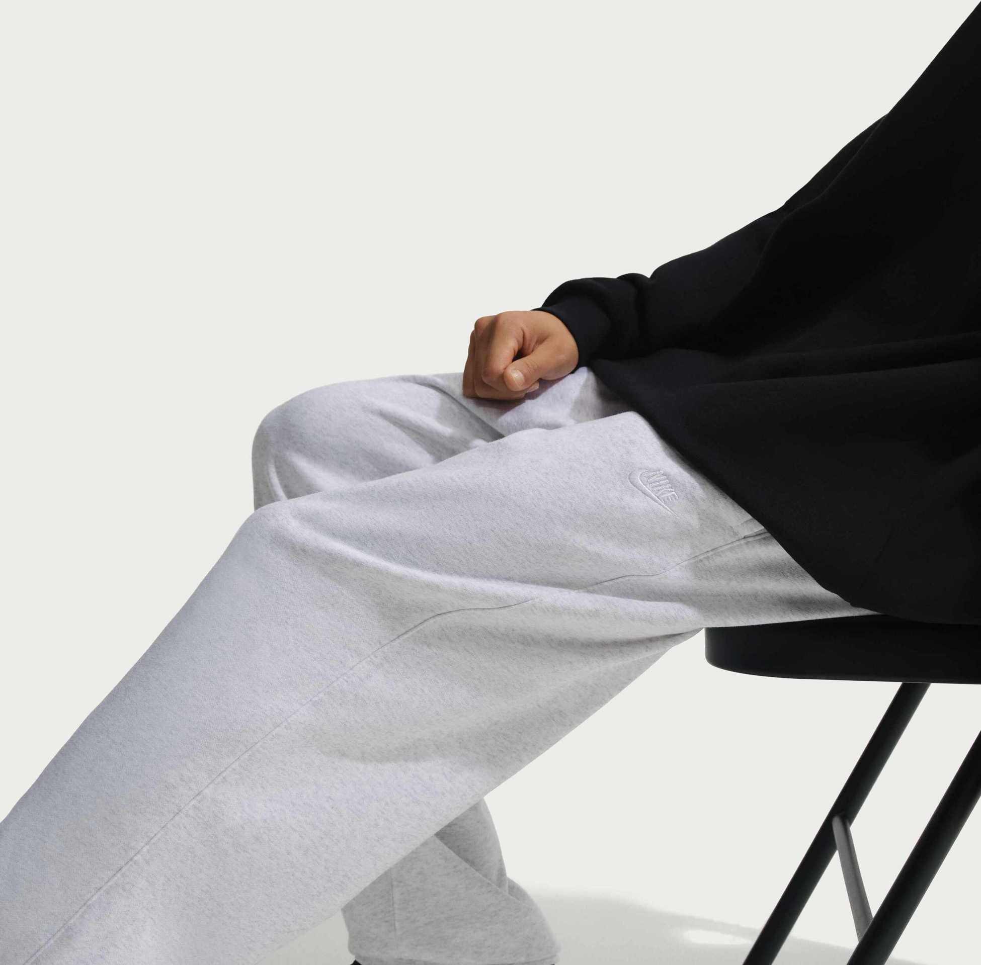 NIKE, Men's French Terry Open-hem Trousers Club