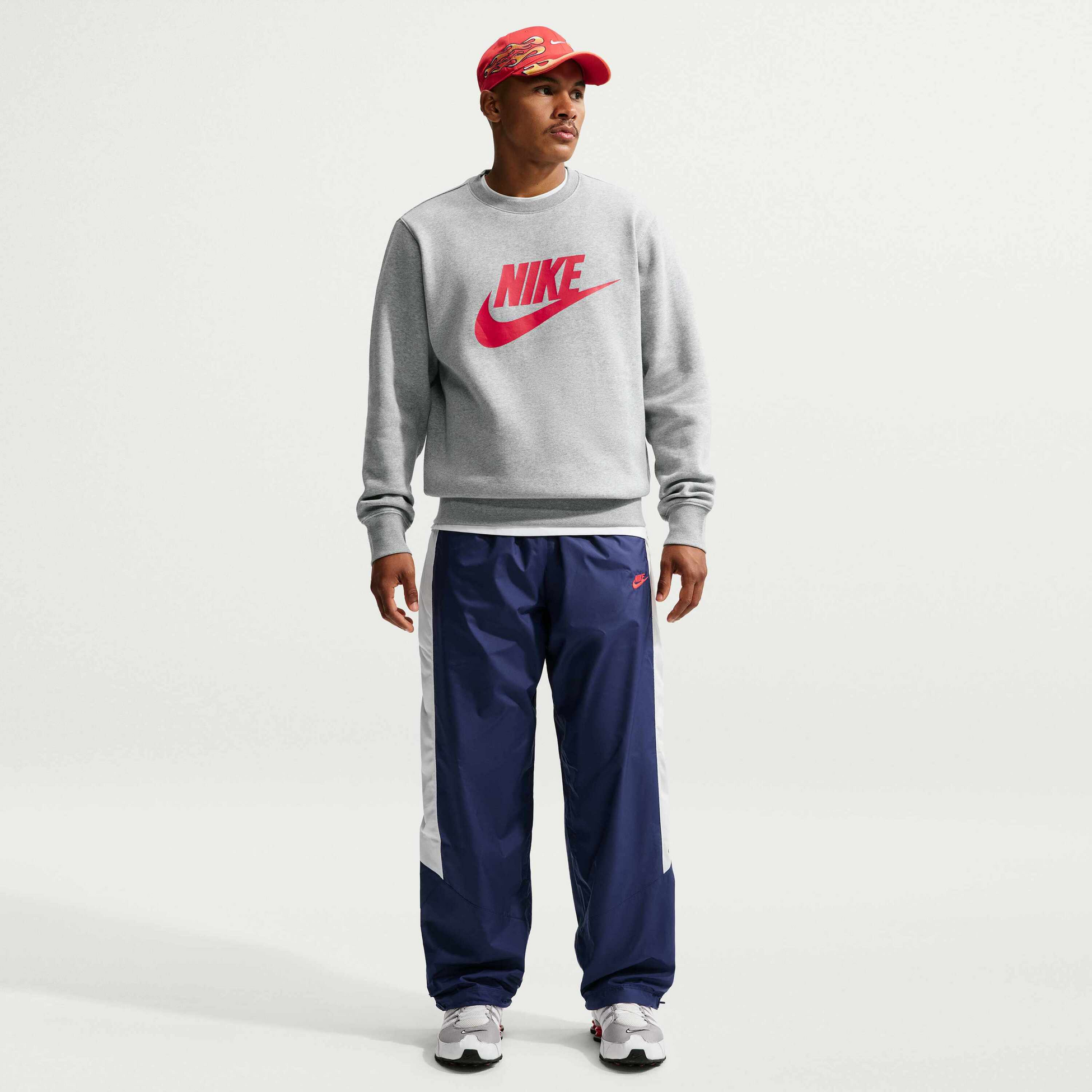 NIKE, Men's Graphic Fleece Crew Sportswear Club