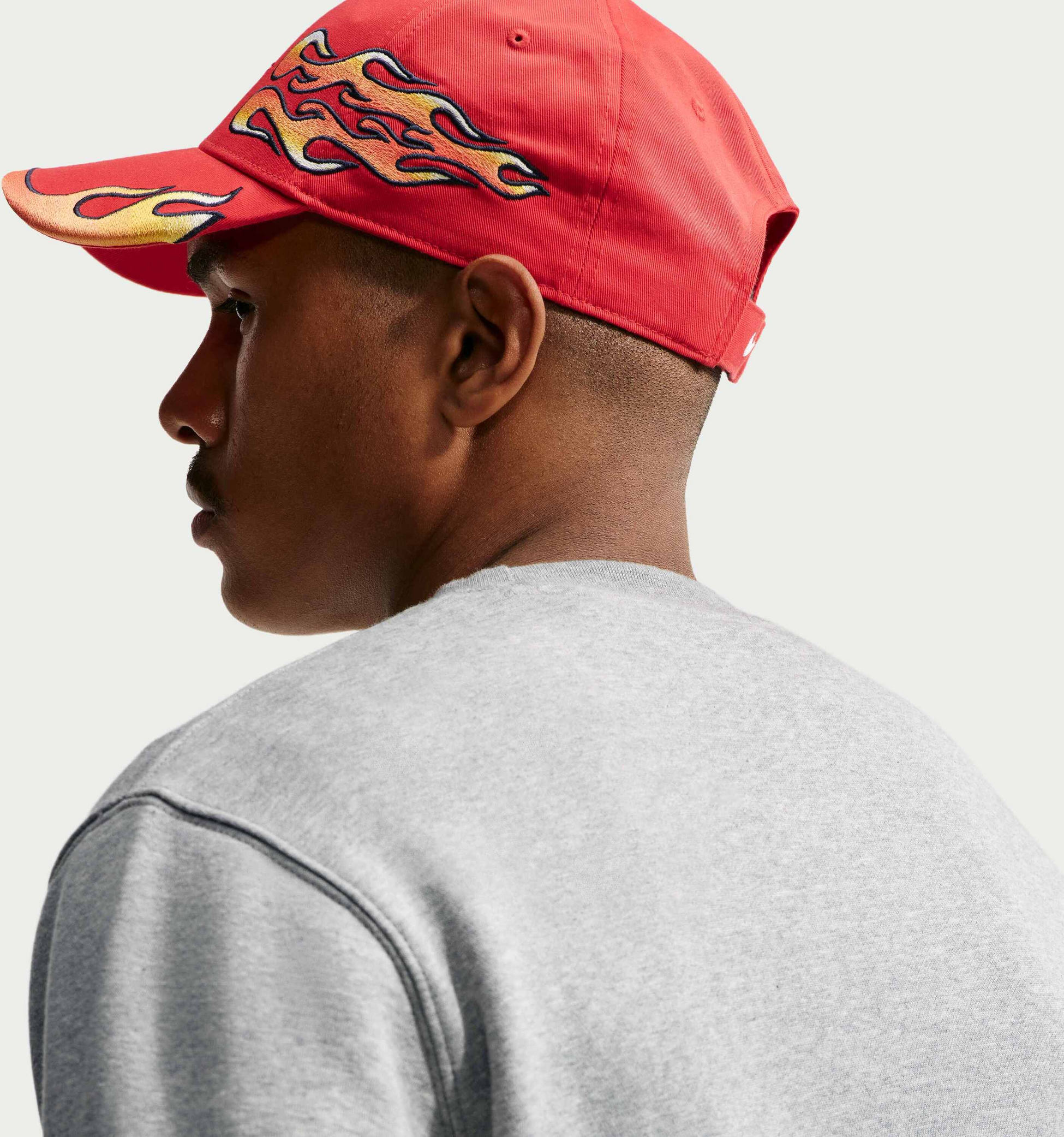 NIKE, Men's Graphic Fleece Crew Sportswear Club