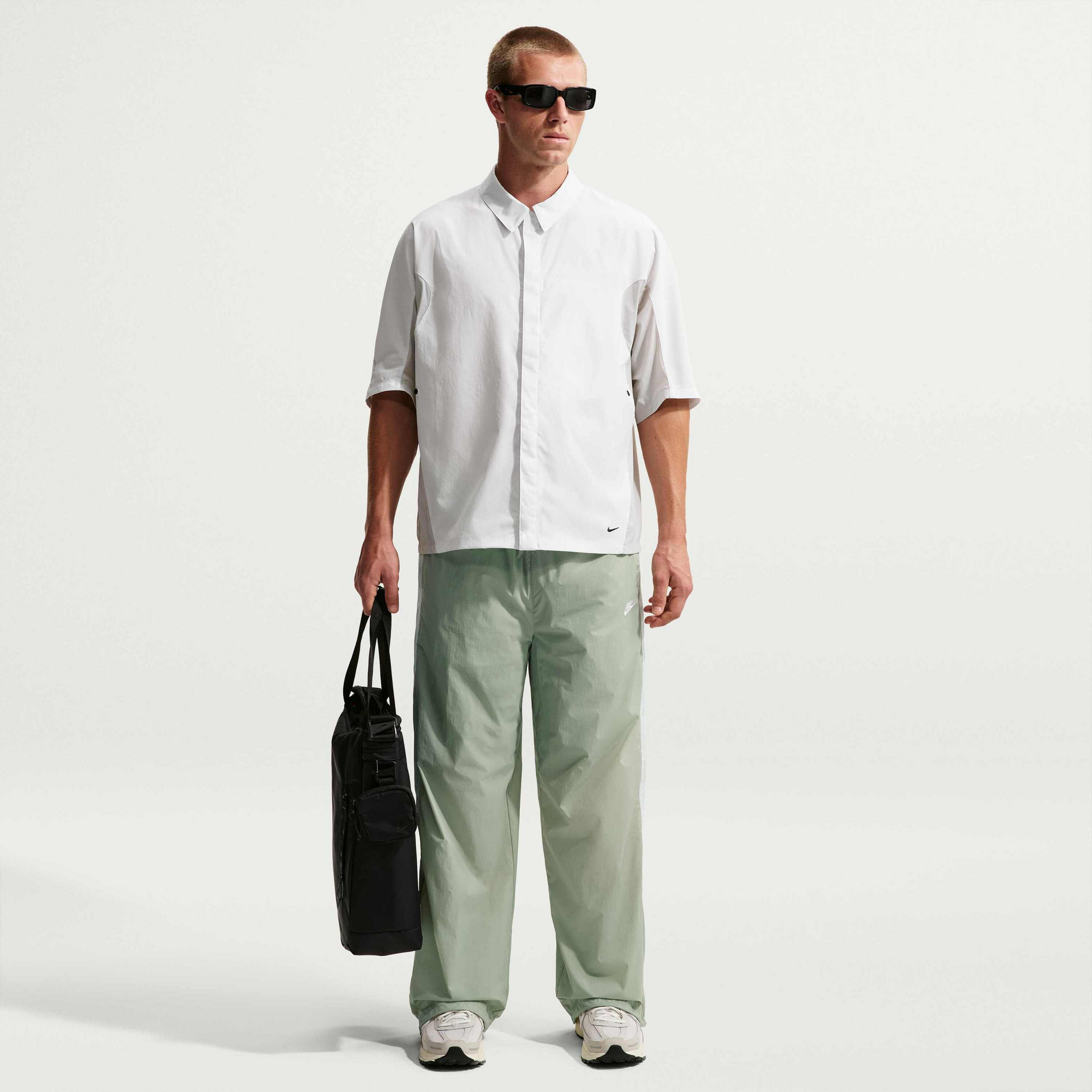 NIKE, Men's Lightweight Uv Trousers Windrunner