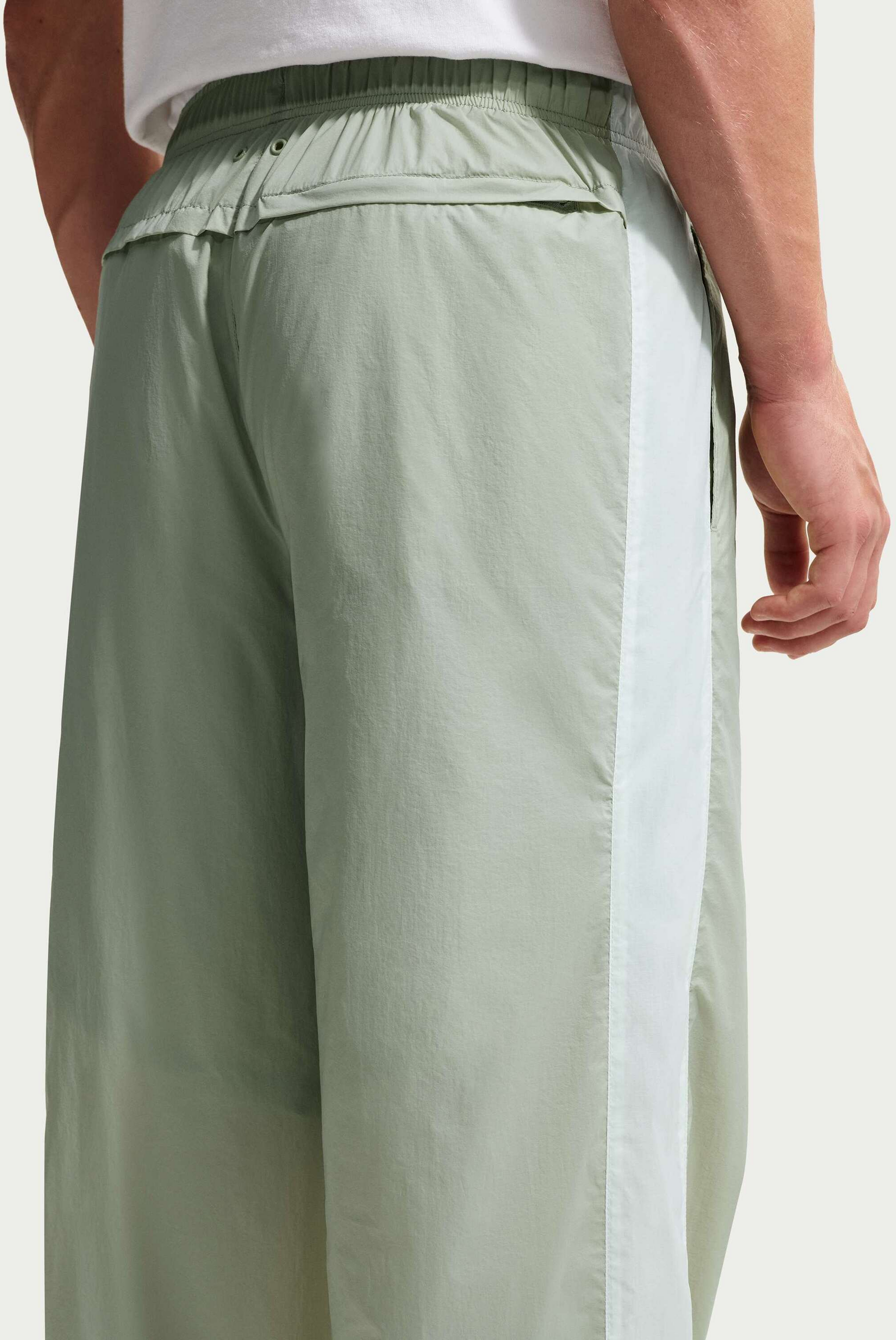 NIKE, Men's Lightweight Uv Trousers Windrunner