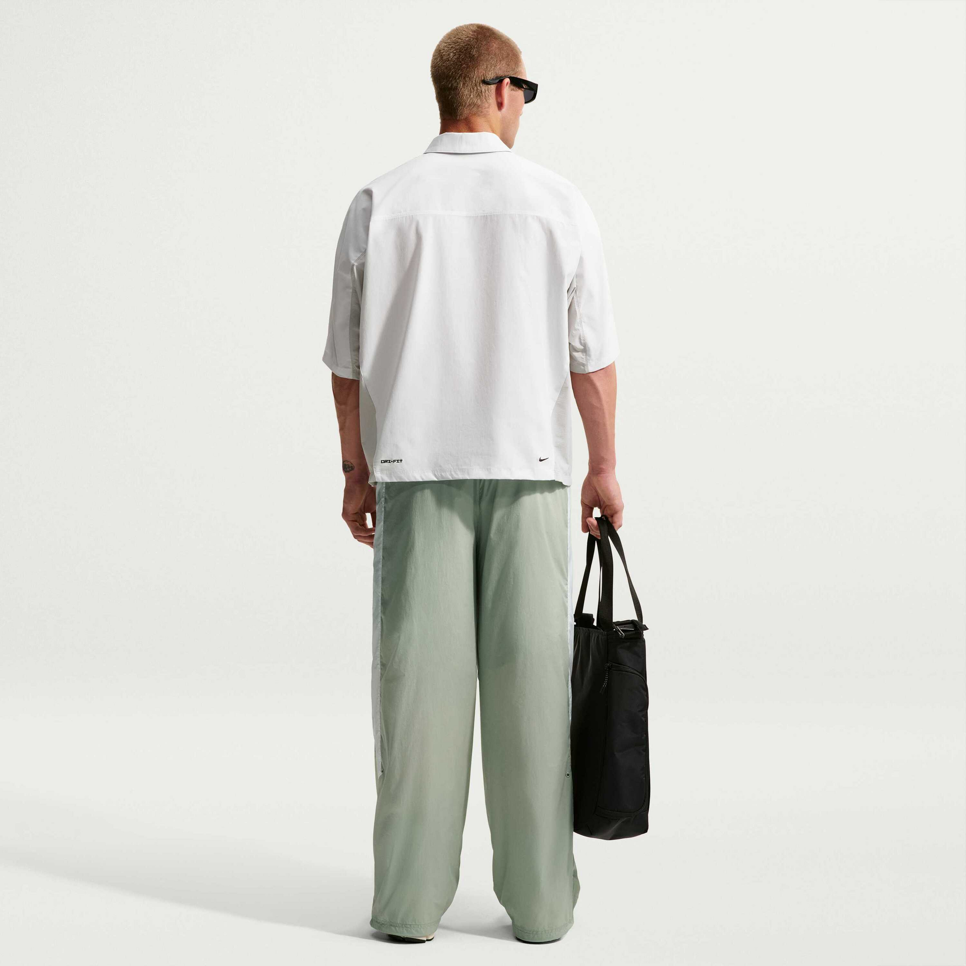 NIKE, Men's Lightweight Uv Trousers Windrunner