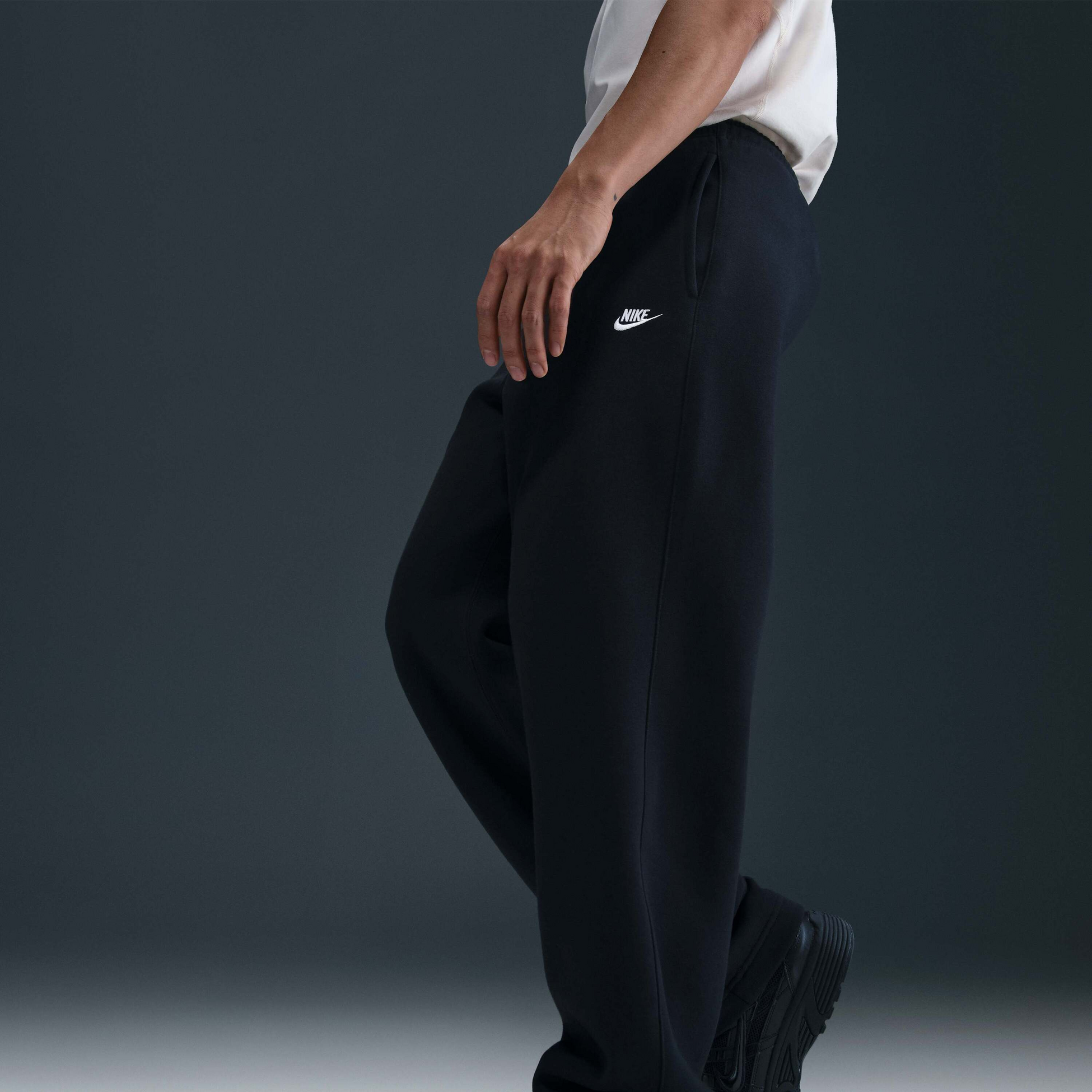 NIKE, Men's Open-hem Fleece Trousers Club