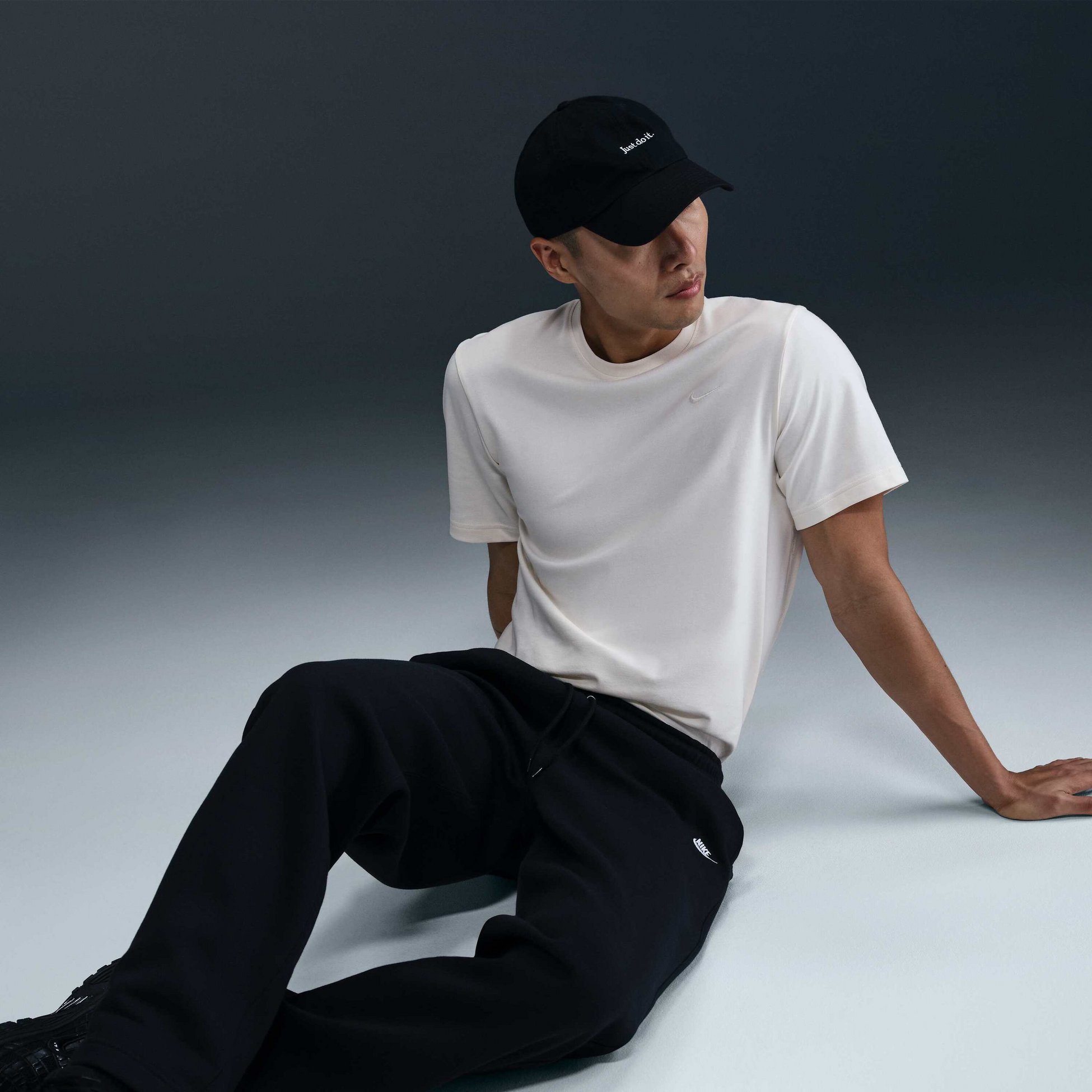 NIKE, Men's Open-hem Fleece Trousers Club