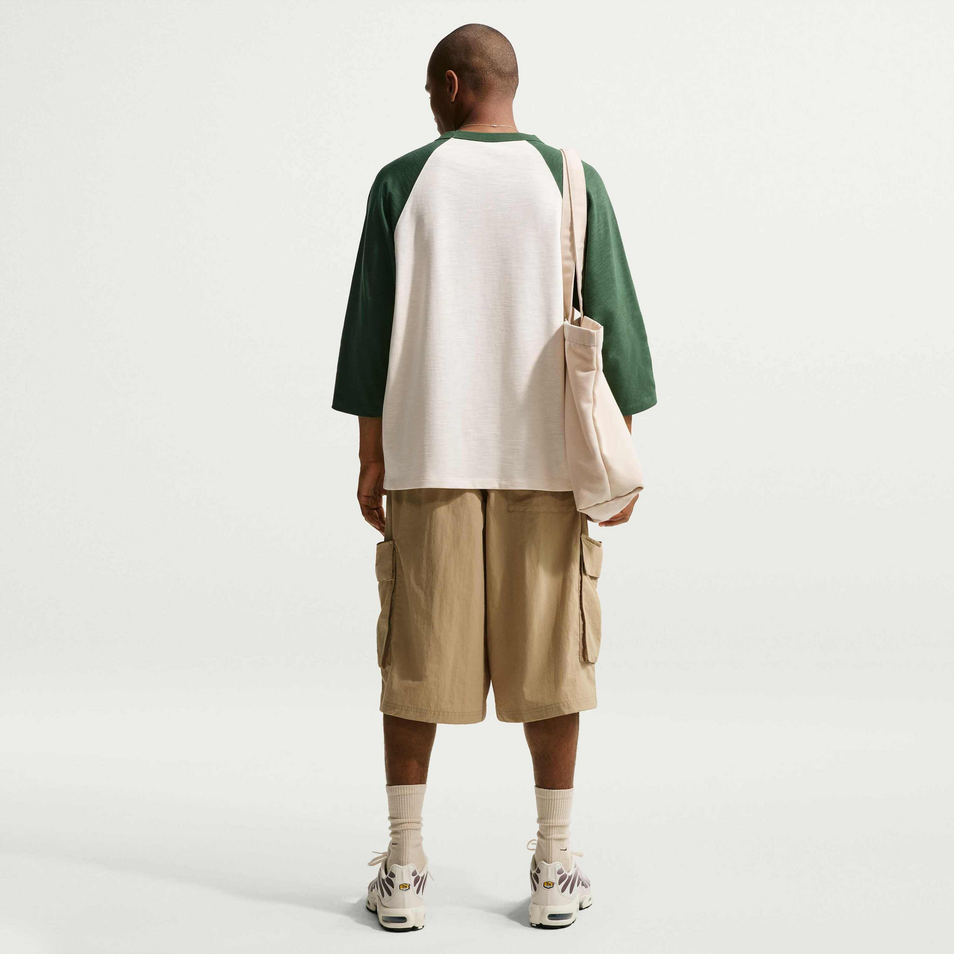NIKE, Men's Oversized Cargo Shorts Sportswear Club