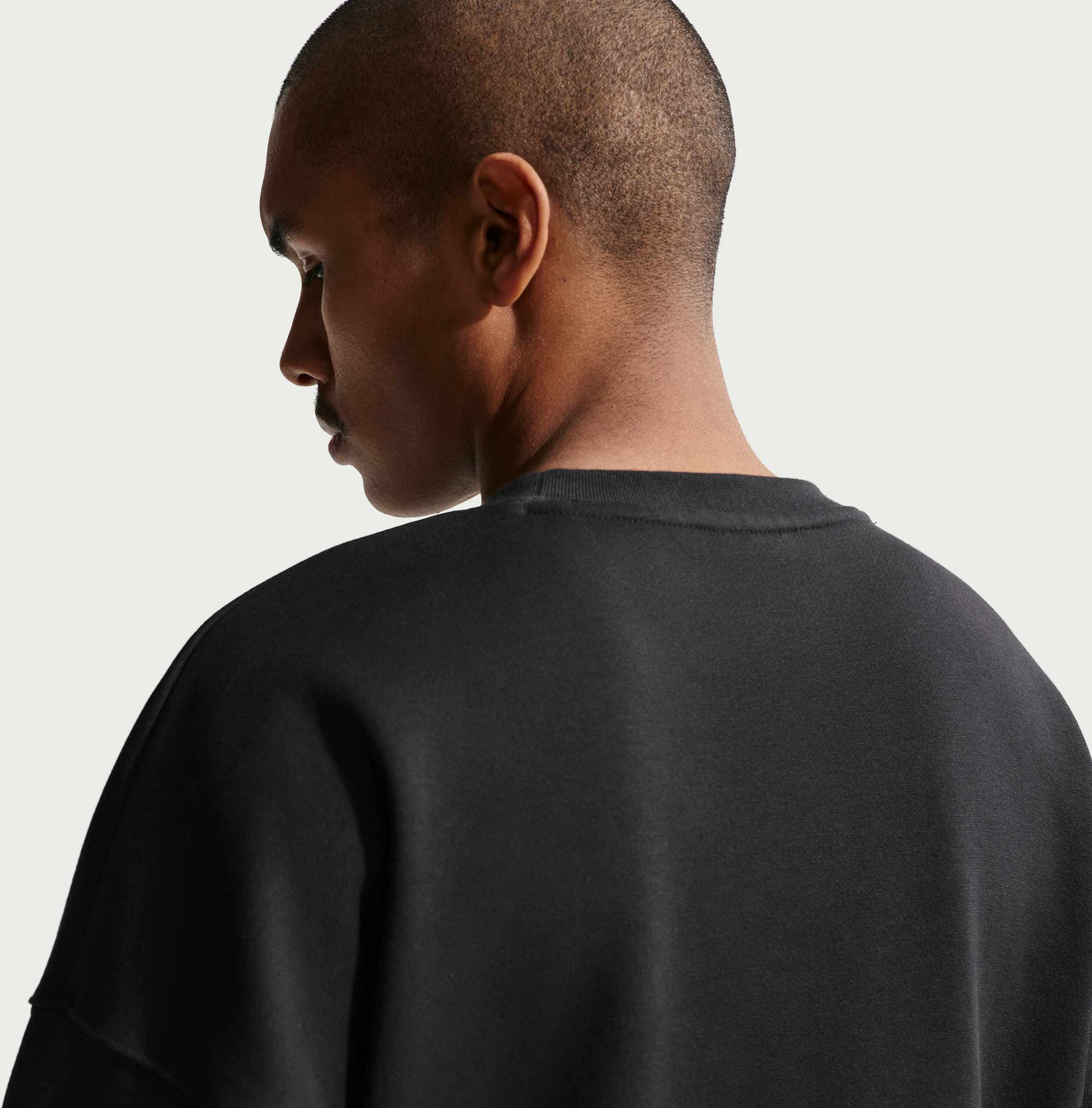 NIKE, Men's Oversized Fleece Crew-neck Sweatshirt Sportswear Club