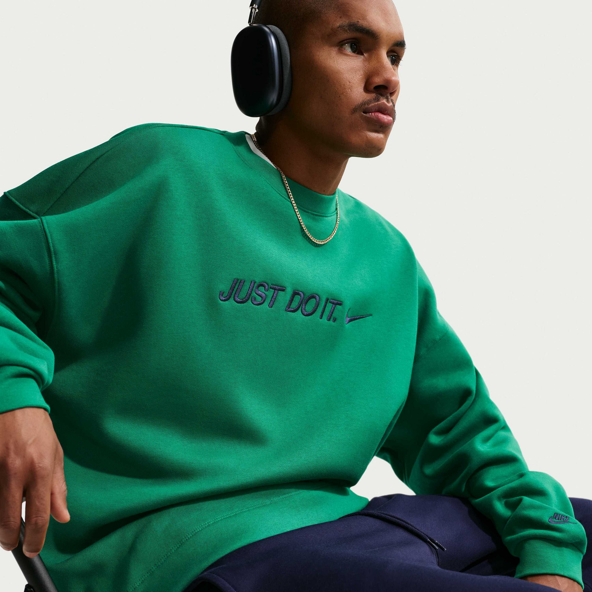 NIKE, Men's Oversized Fleece Crew-neck Sweatshirt Sportswear Club