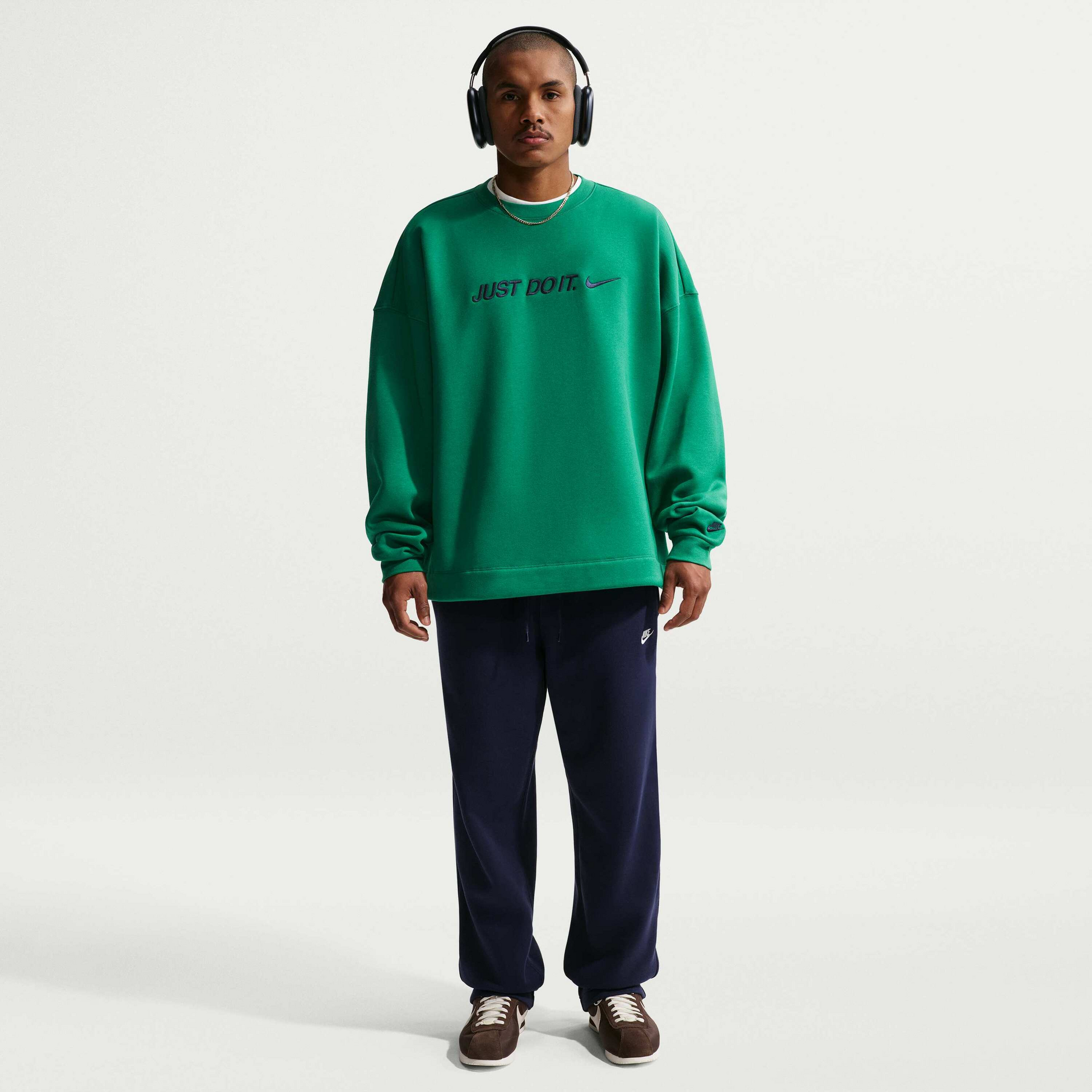 NIKE, Men's Oversized Fleece Crew-neck Sweatshirt Sportswear Club