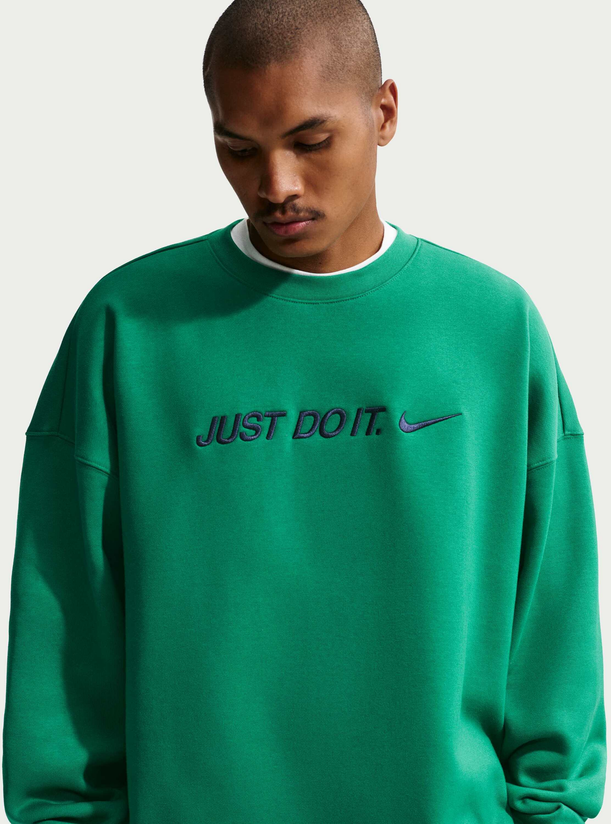 NIKE, Men's Oversized Fleece Crew-neck Sweatshirt Sportswear Club