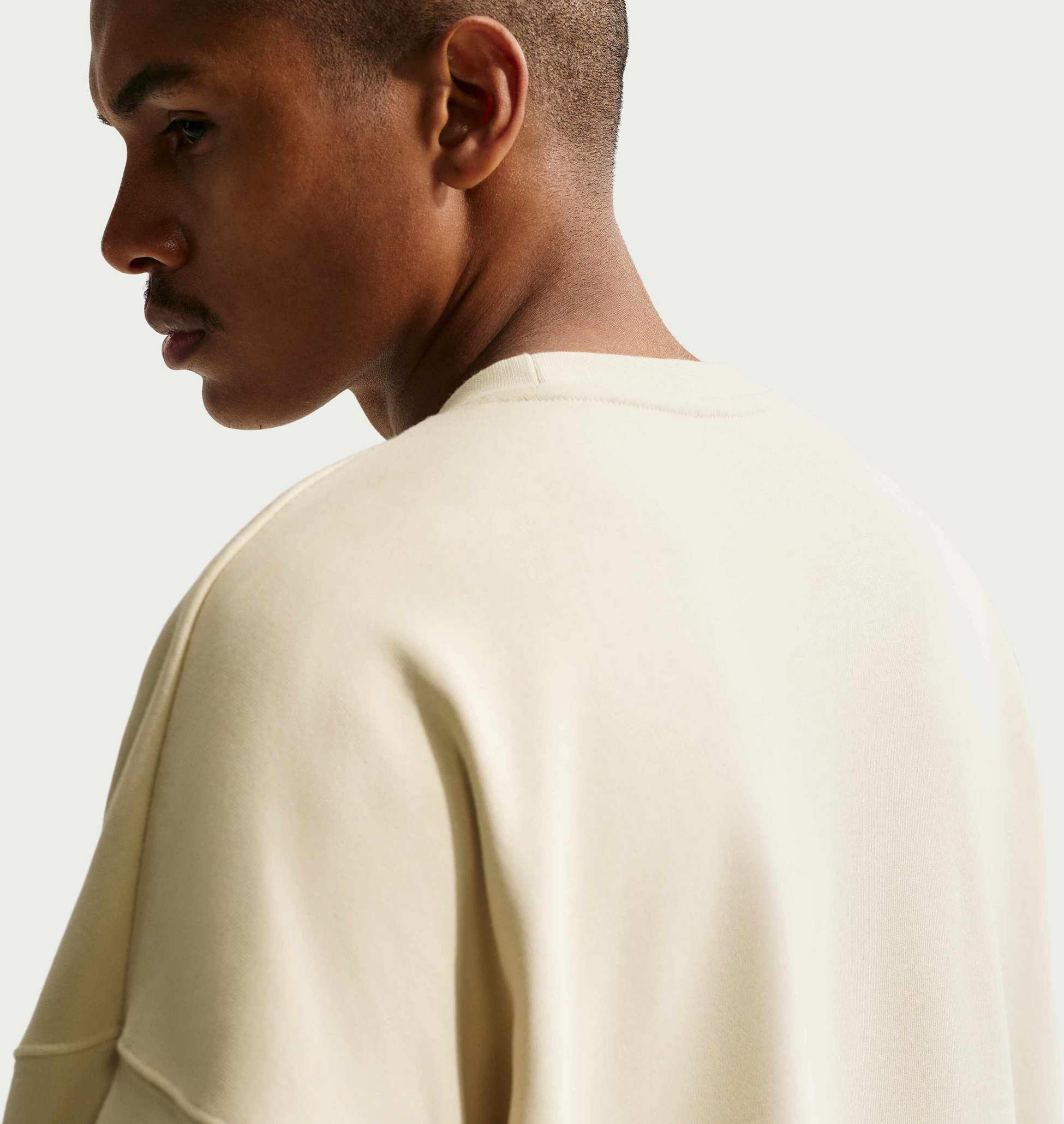 NIKE, Men's Oversized French Terry Crew-neck Sweatshirt Sportswear Club