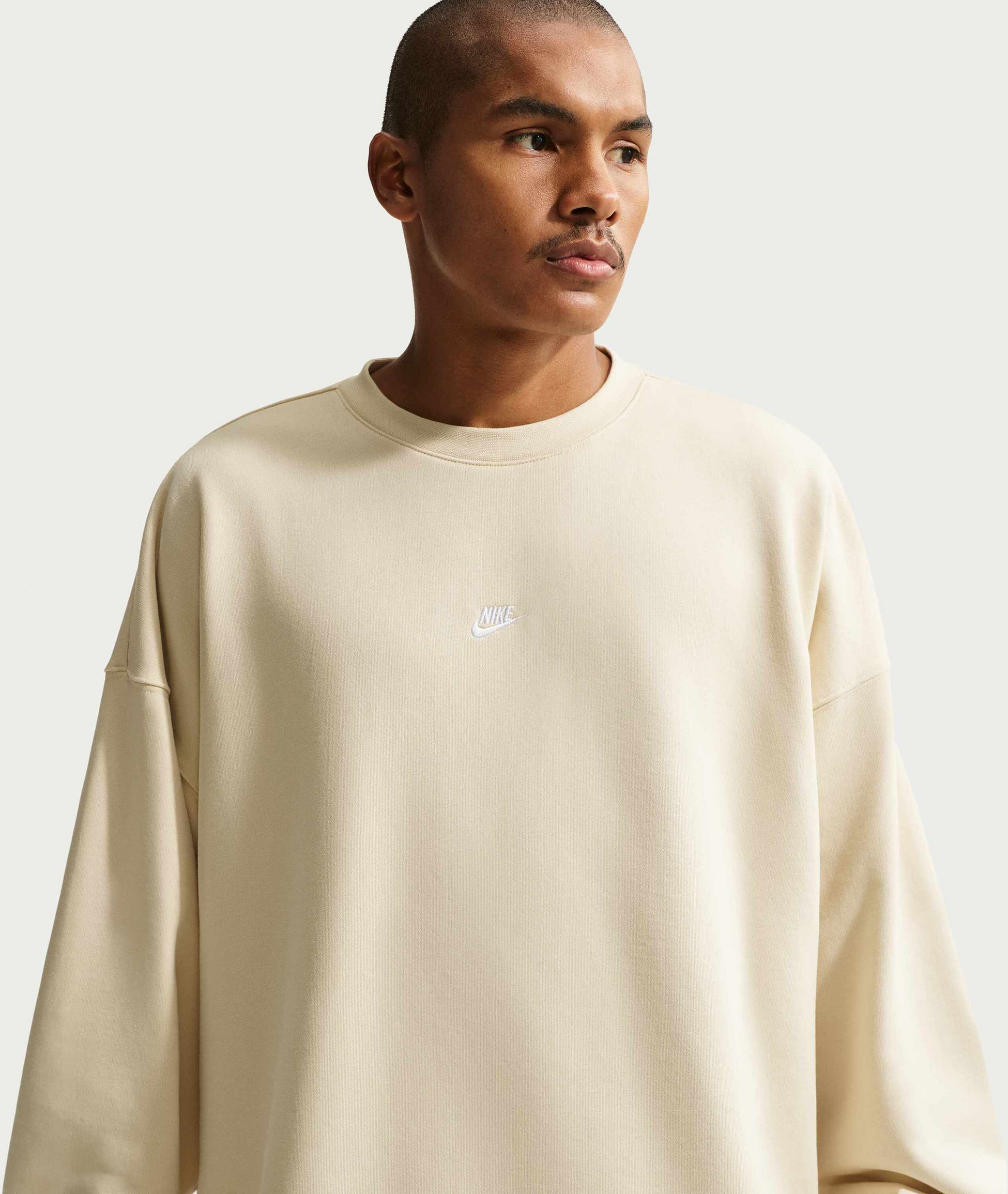 NIKE, Men's Oversized French Terry Crew-neck Sweatshirt Sportswear Club