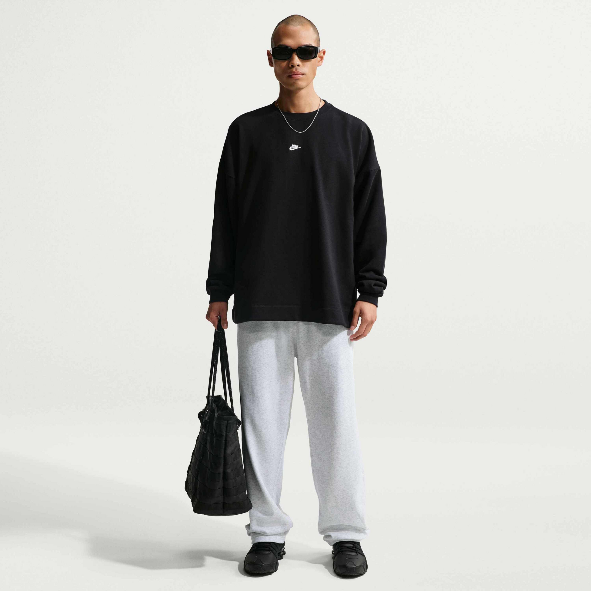 NIKE, Men's Oversized French-terry Crew-neck Sweatshirt Sportswear Club