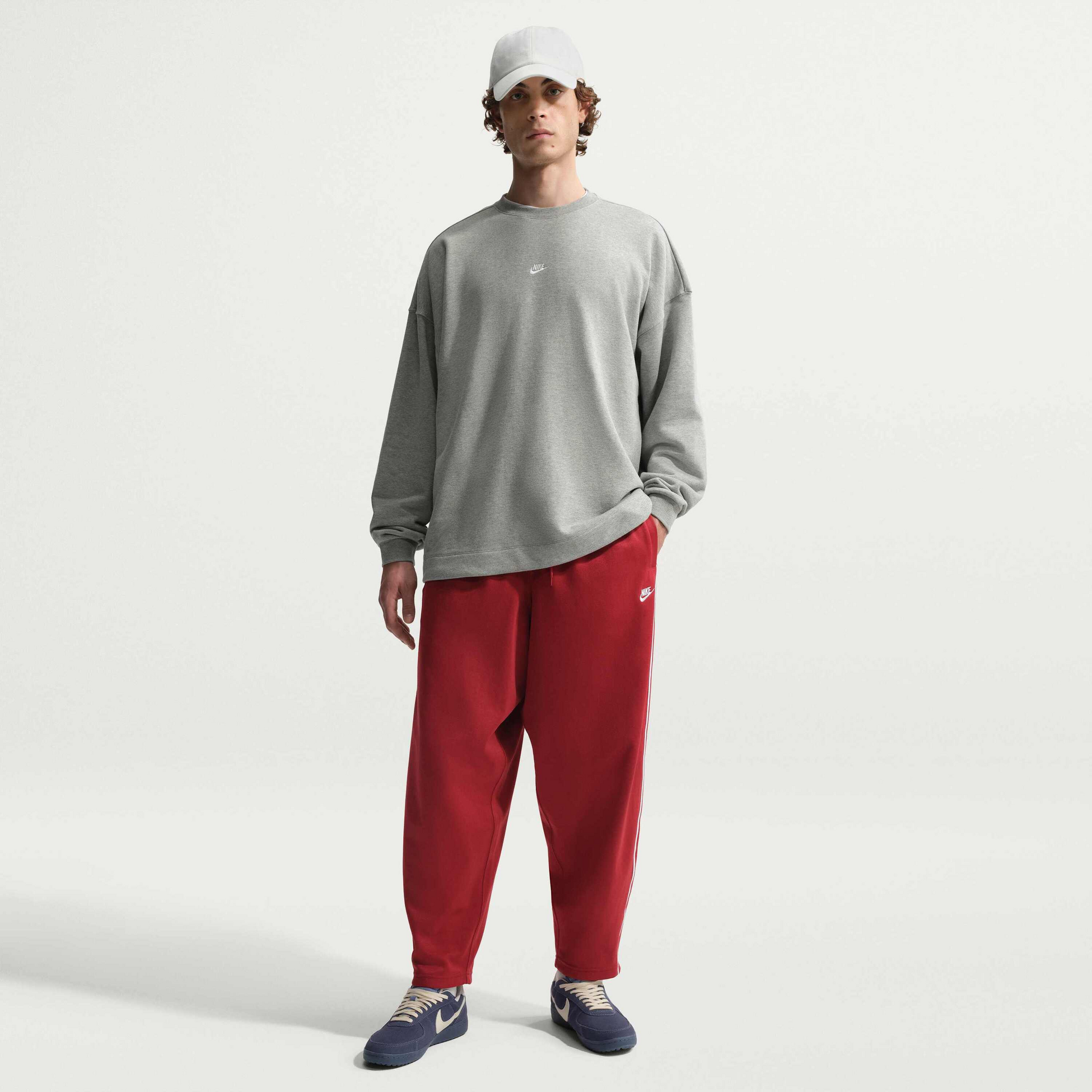NIKE, Men's Oversized French-terry Crew-neck Sweatshirt Sportswear Club
