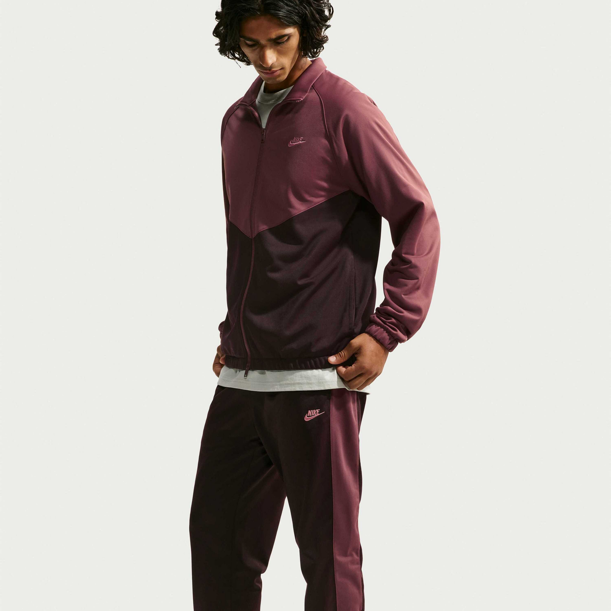NIKE, Men's Poly-knit Tracksuit Windrunner