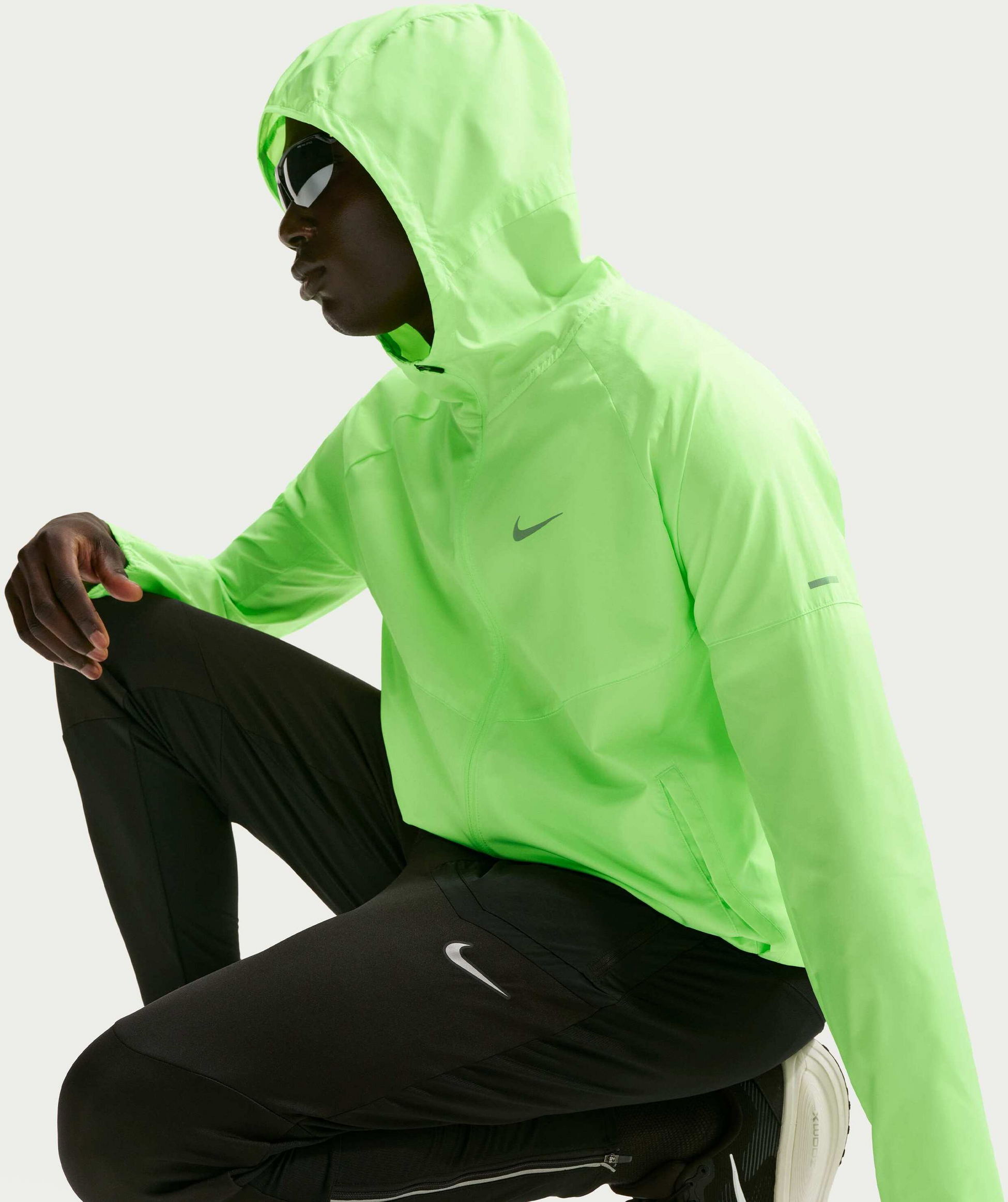 NIKE, Men's Repel Running Jacket Miler
