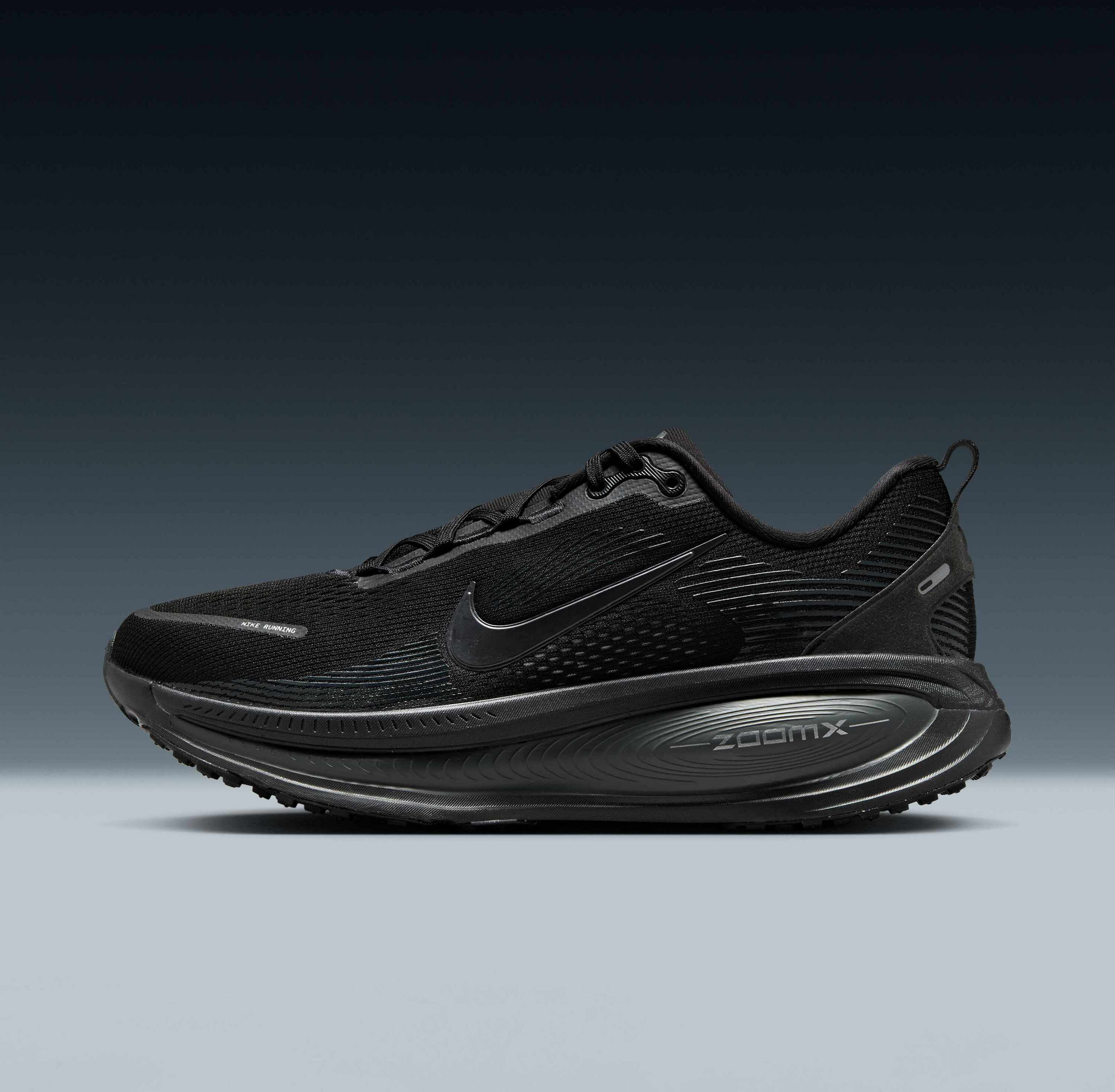 NIKE, Men's Road Running Shoes Vomero 18