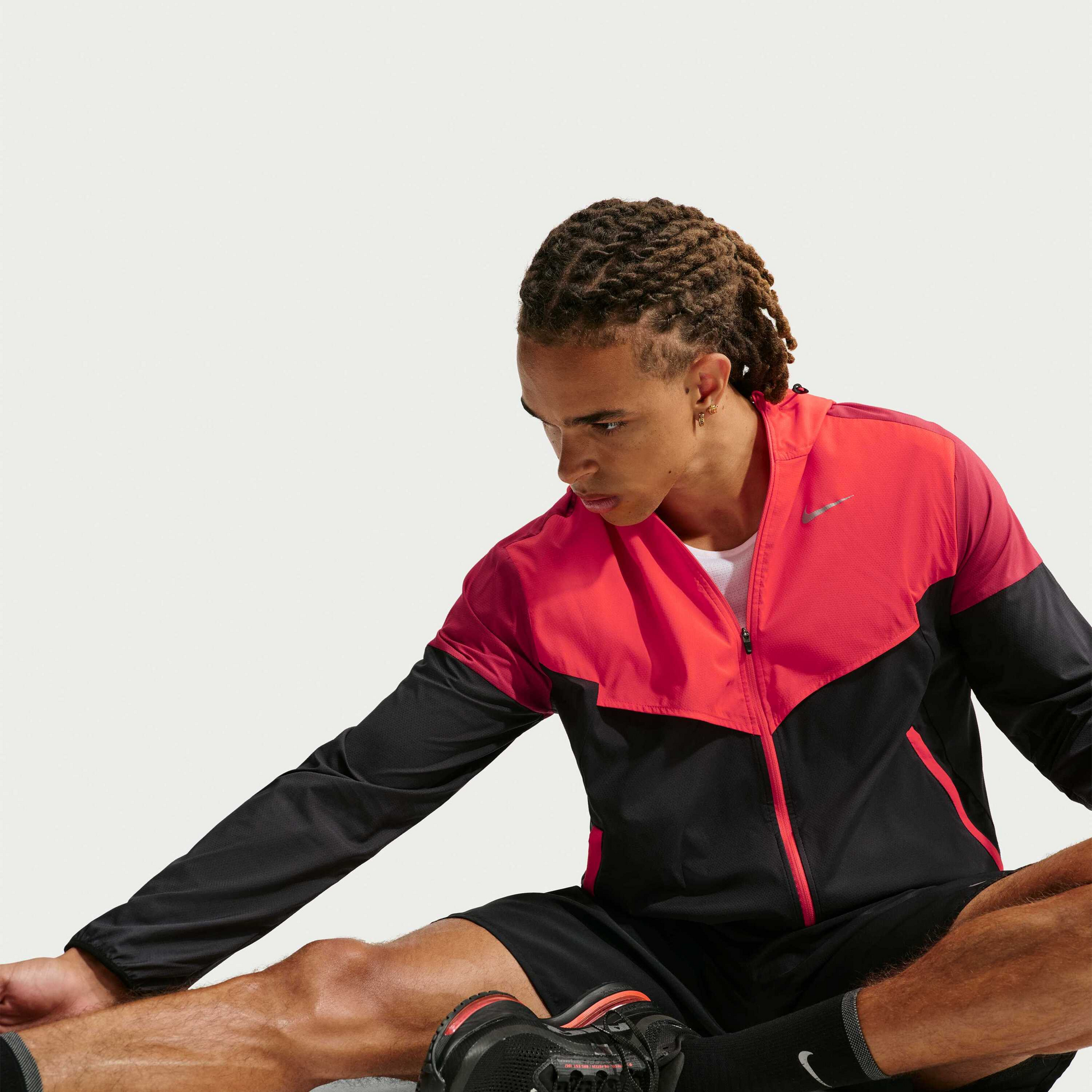 NIKE, Men's Running Jacket Impossibly Light Windrunner