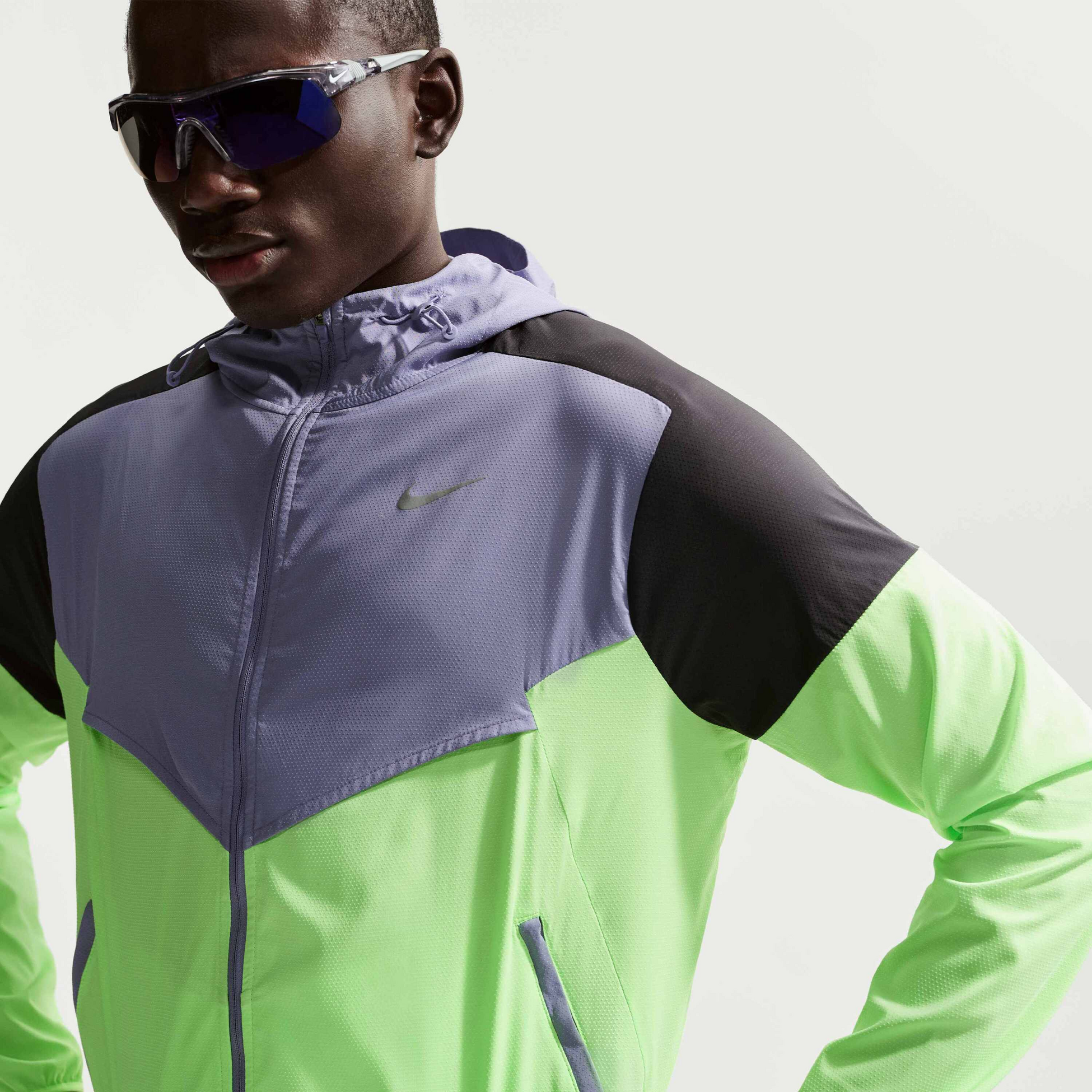 NIKE, Men's Running Jacket Impossibly Light Windrunner