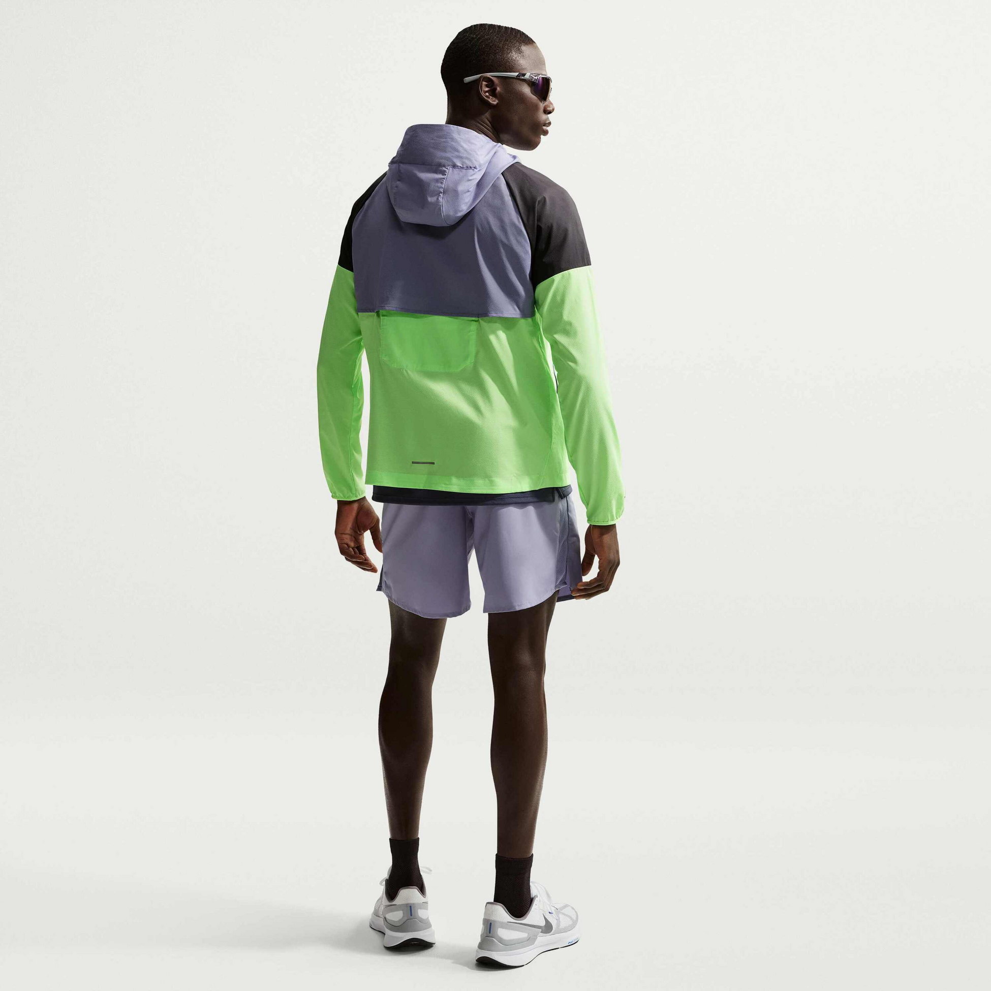 NIKE, Men's Running Jacket Impossibly Light Windrunner