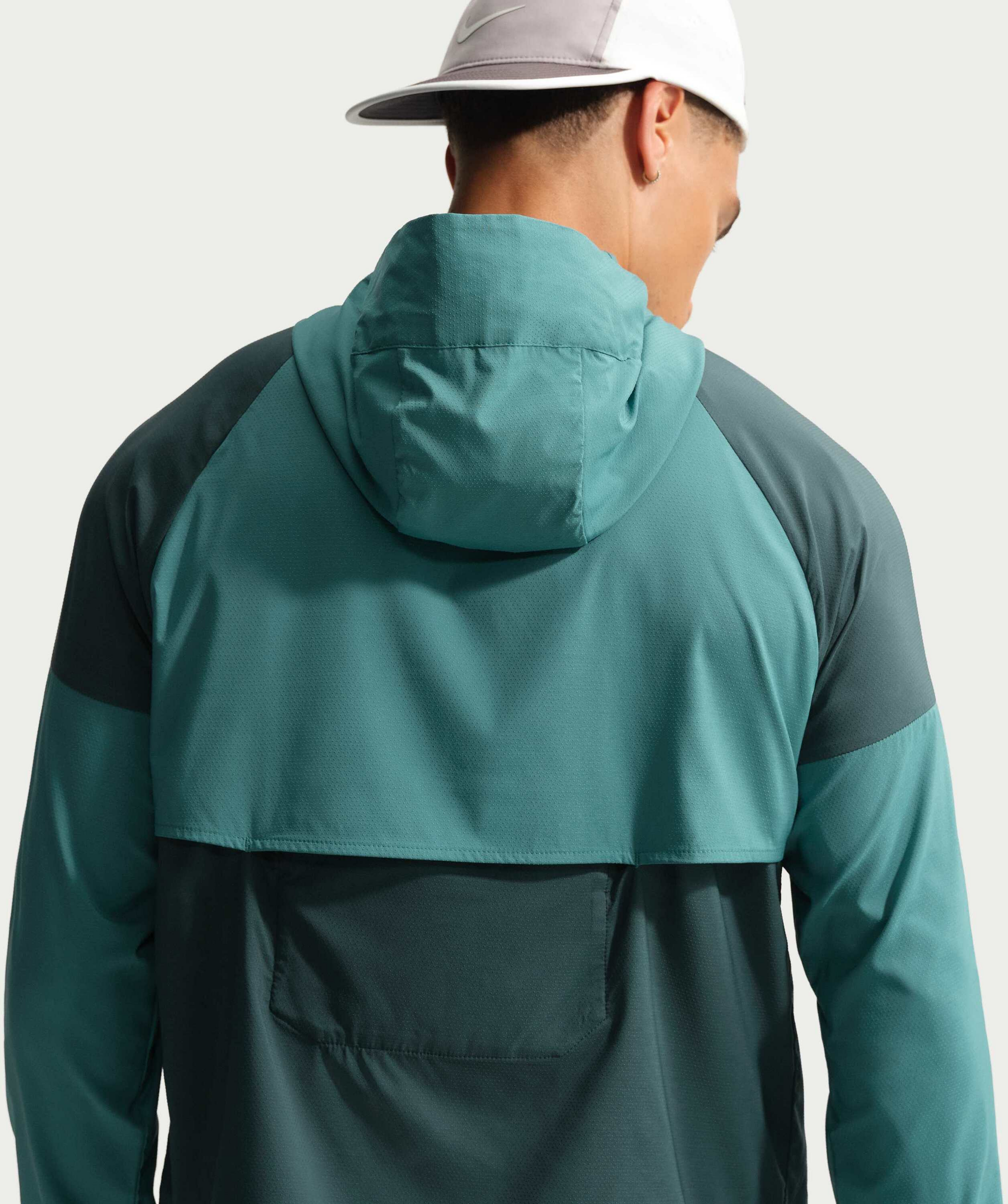 NIKE, Men's Running Jacket Impossibly Light Windrunner
